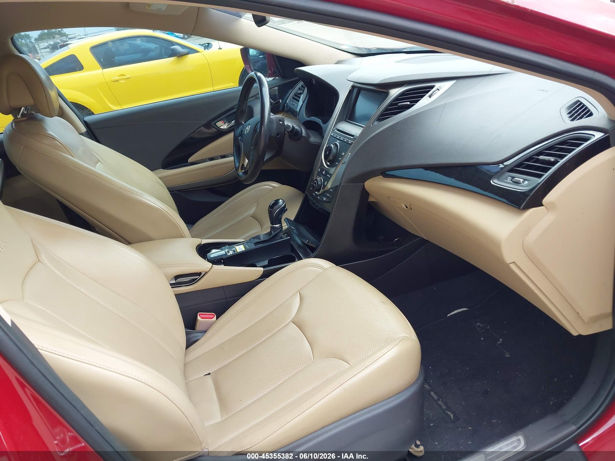 2013 Hyundai Azera   Red vin: KMHFG4JG0DA250181