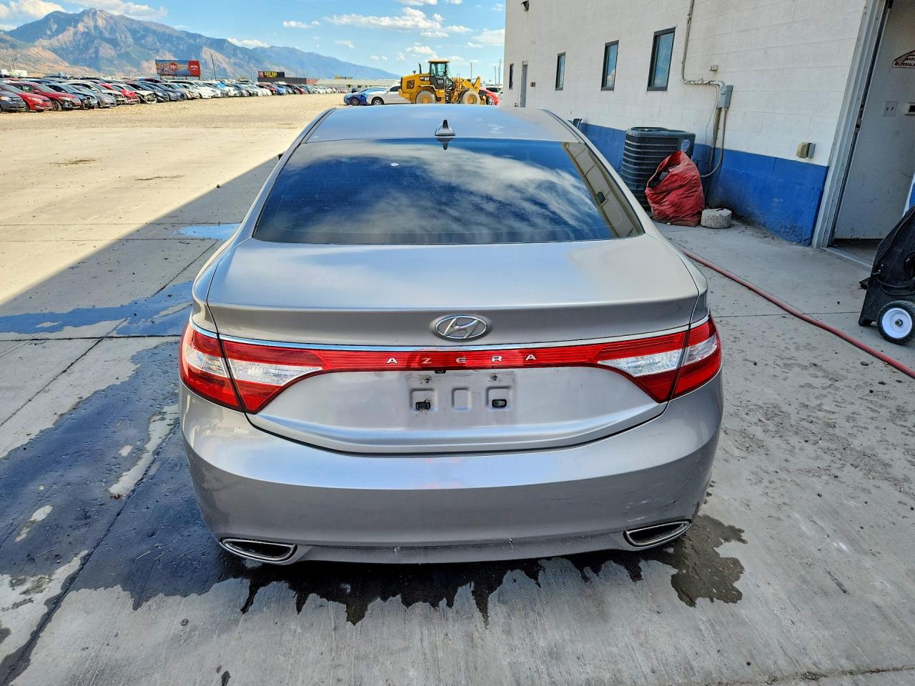 2012 Hyundai Azera Base Silver vin: KMHFG4JG1CA149875
