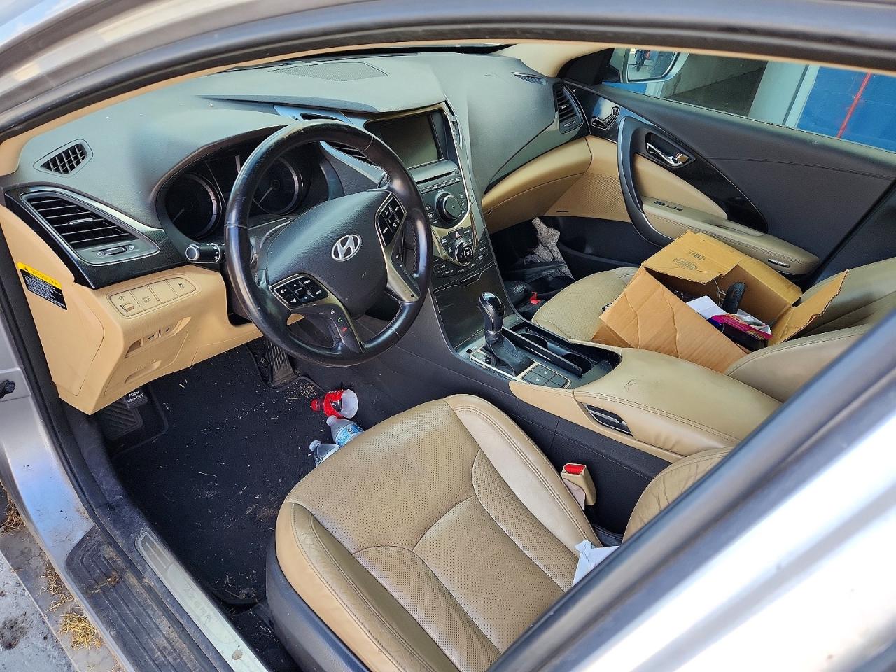 2012 Hyundai Azera Base Silver vin: KMHFG4JG1CA149875