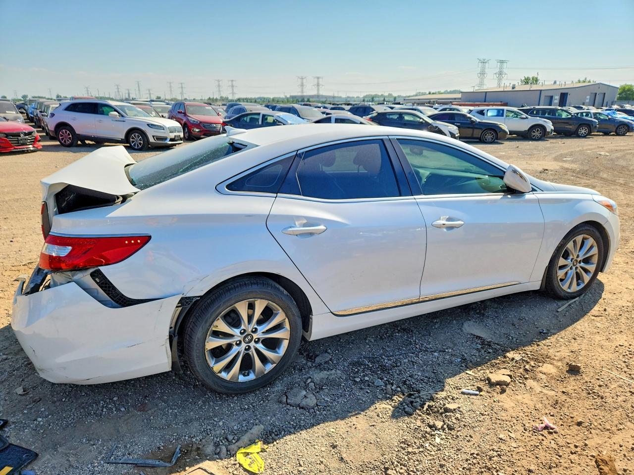 2013 Hyundai Azera Base White vin: KMHFG4JG1DA230747