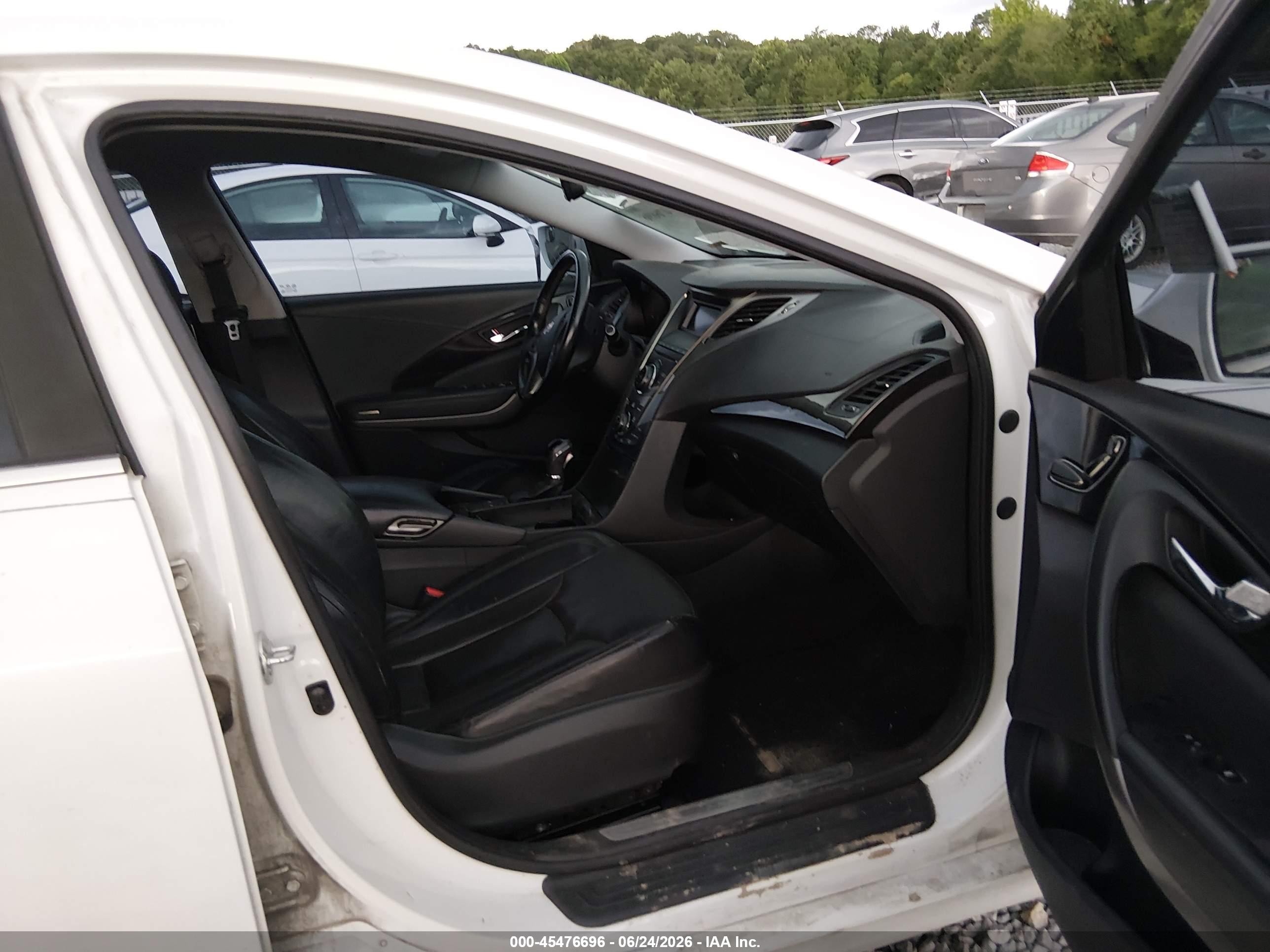 2014 Hyundai Azera   White vin: KMHFG4JG3EA348607