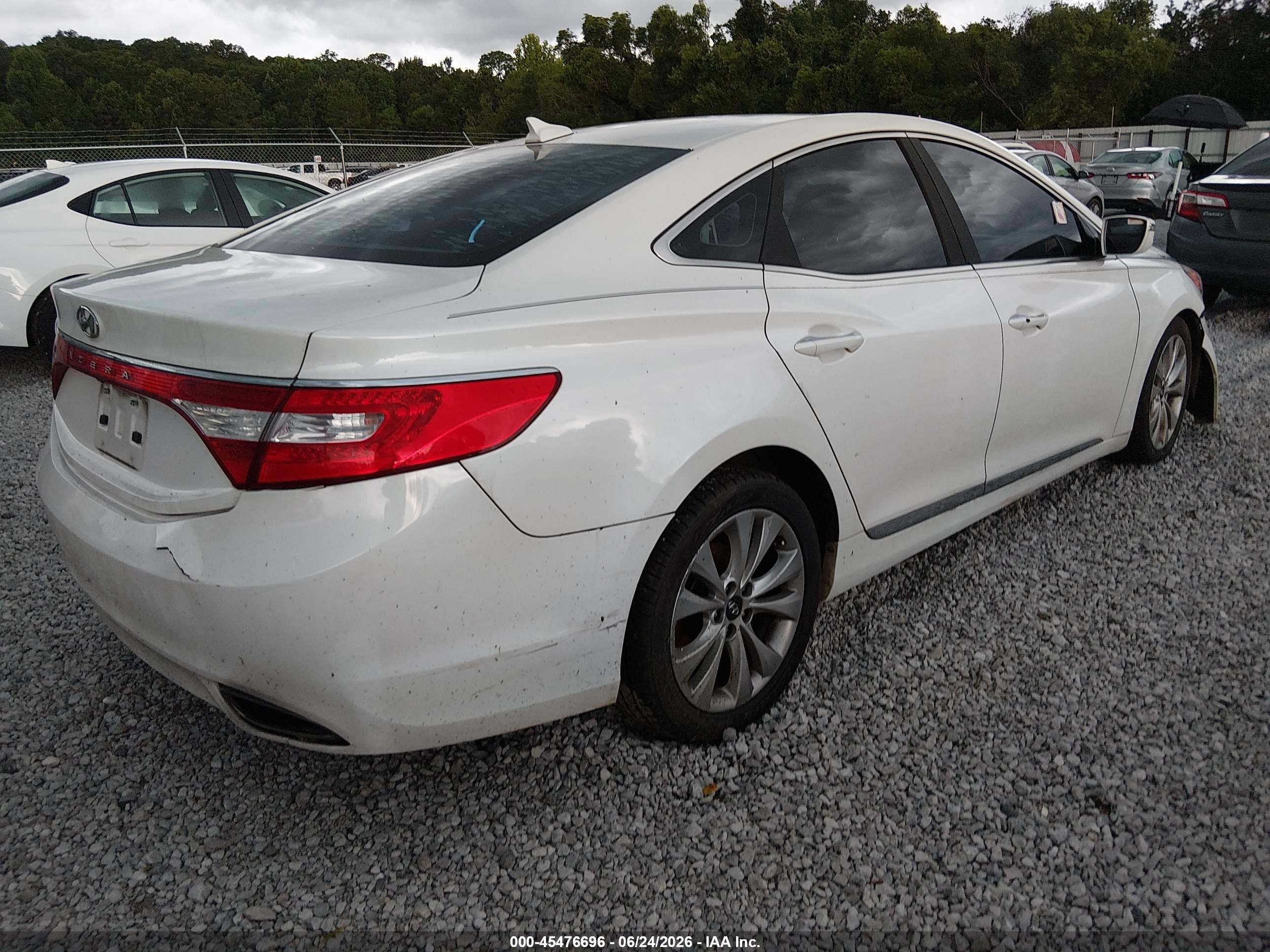 2014 Hyundai Azera   White vin: KMHFG4JG3EA348607