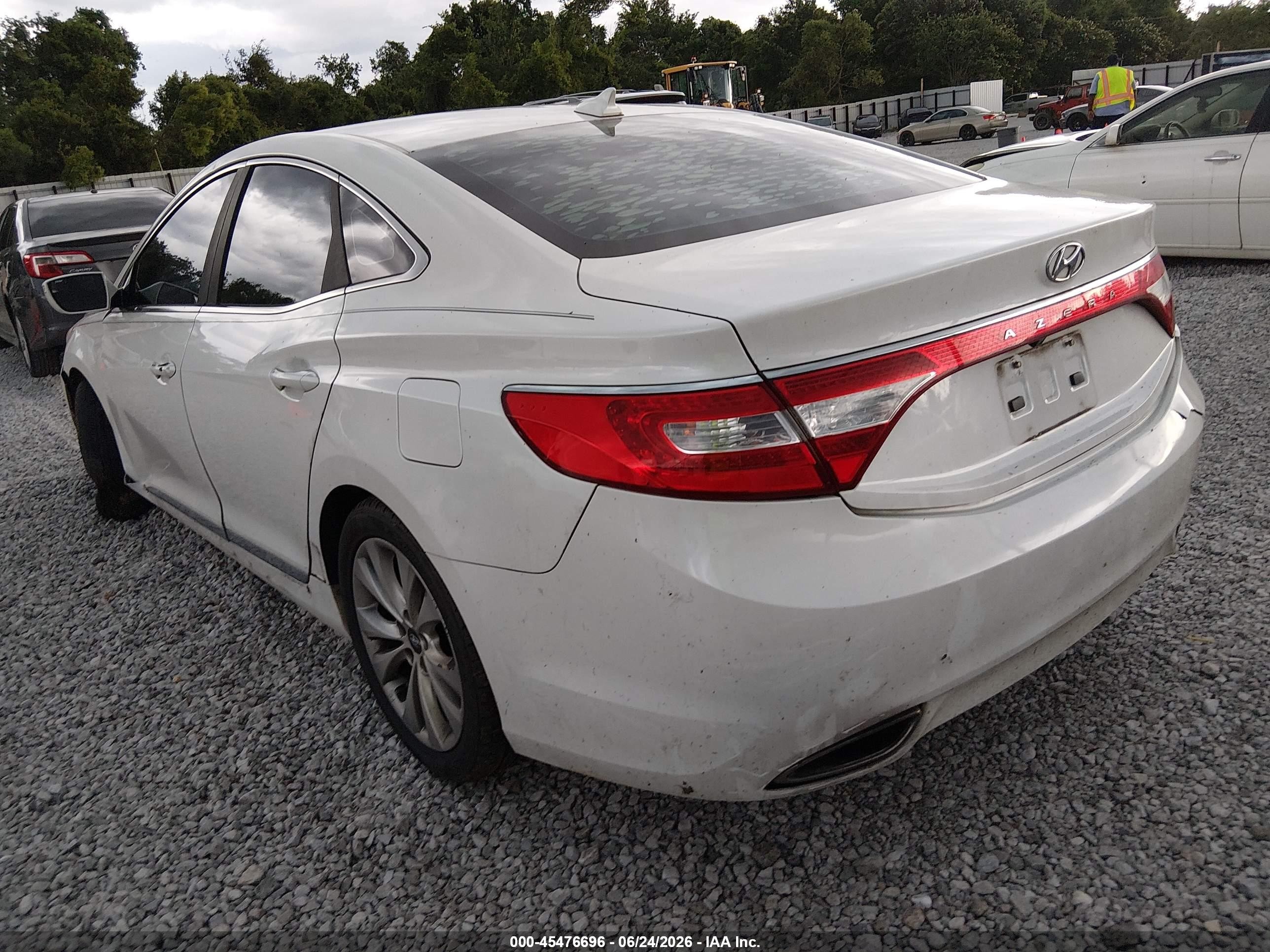 2014 Hyundai Azera   White vin: KMHFG4JG3EA348607