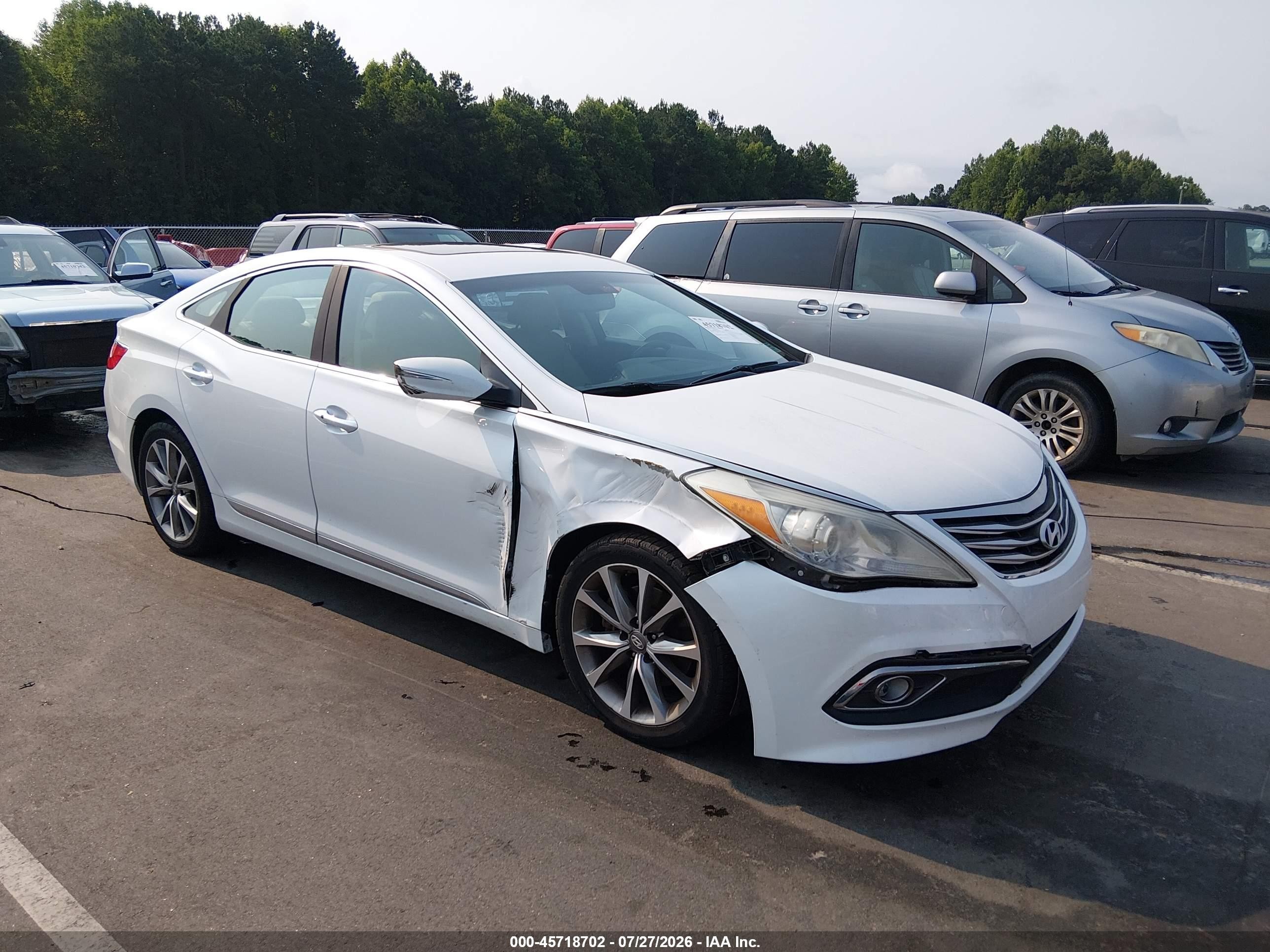 2015 Hyundai Azera   White vin: KMHFG4JG3FA477786