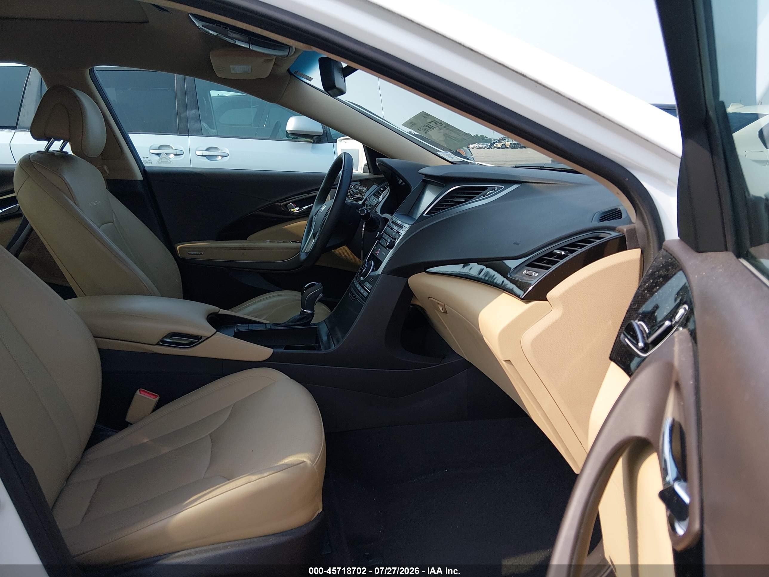 2015 Hyundai Azera   White vin: KMHFG4JG3FA477786