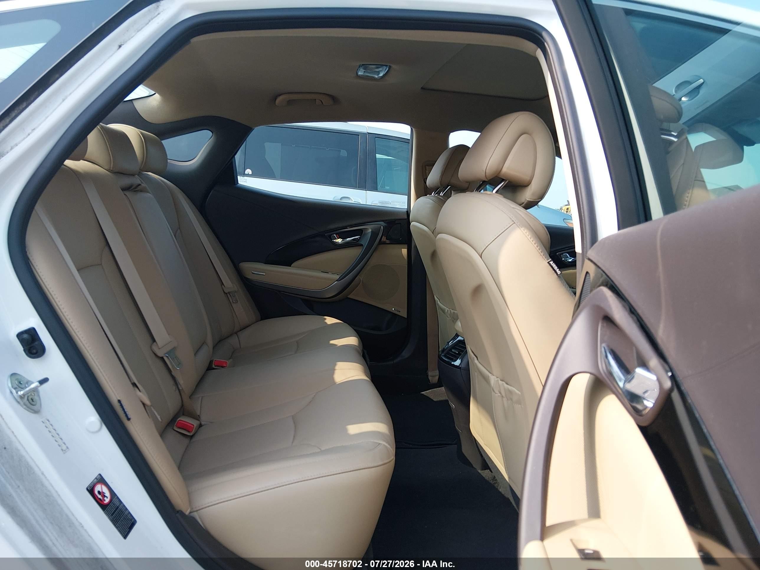 2015 Hyundai Azera   White vin: KMHFG4JG3FA477786