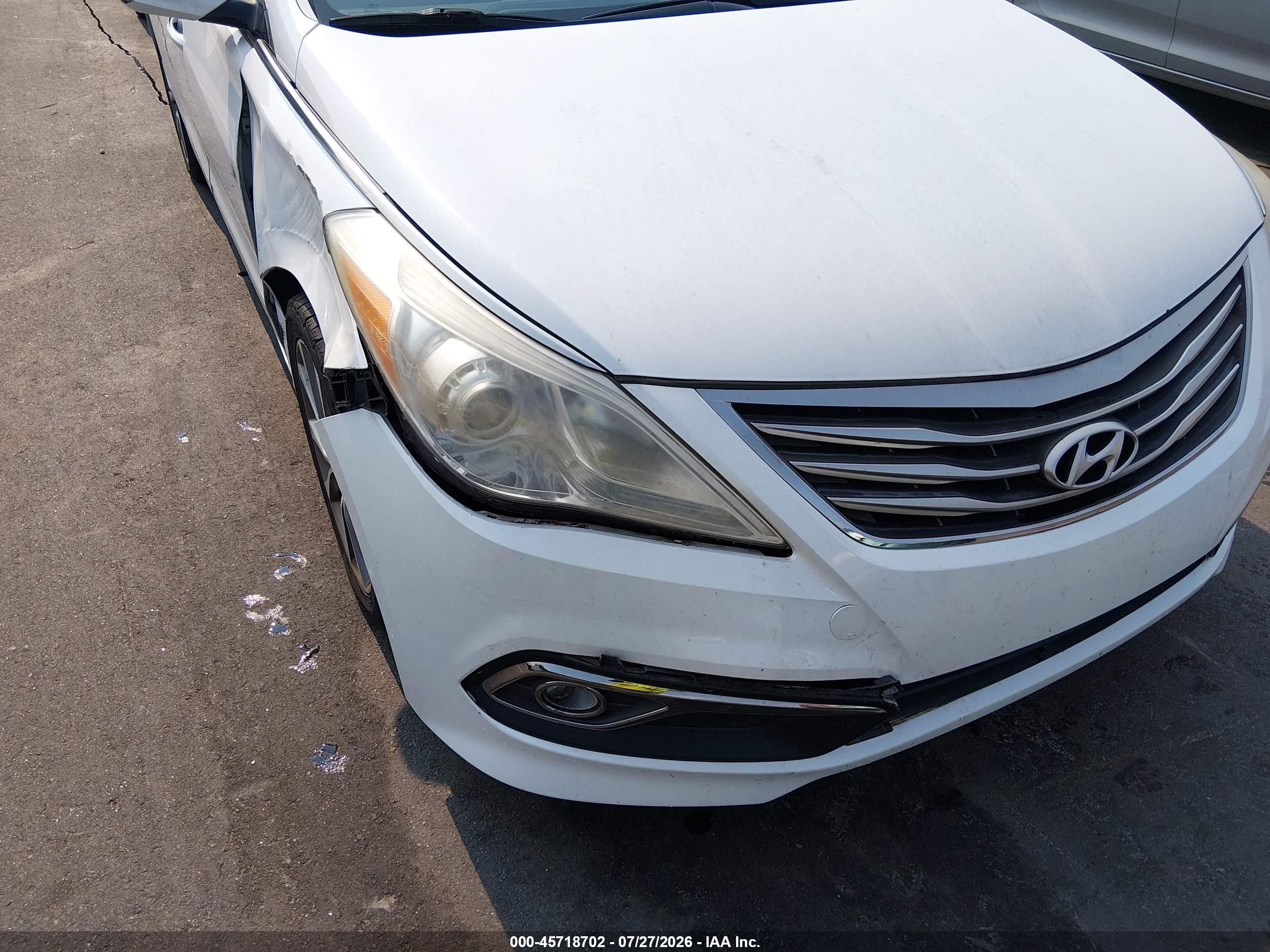 2015 Hyundai Azera   White vin: KMHFG4JG3FA477786
