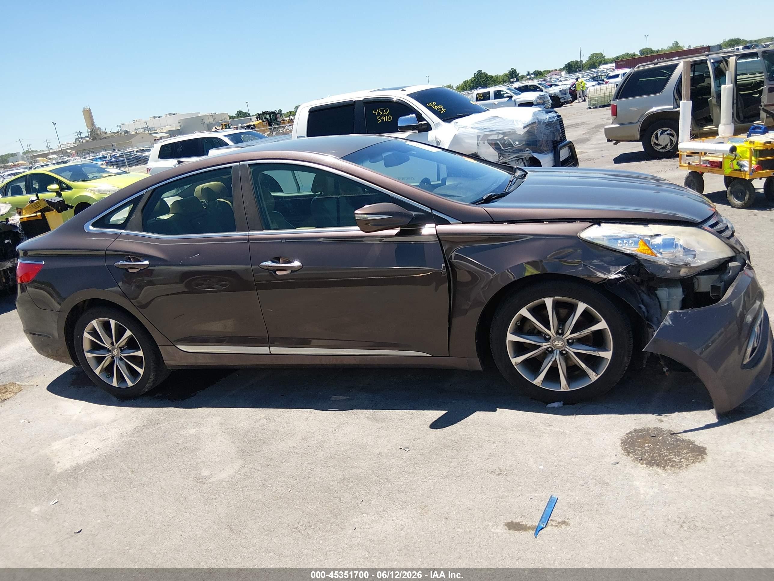 2015 Hyundai Azera   Brown vin: KMHFG4JG3FA483622