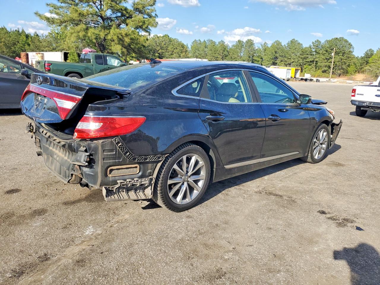 2017 Hyundai Azera Base Black vin: KMHFG4JG3HA591418