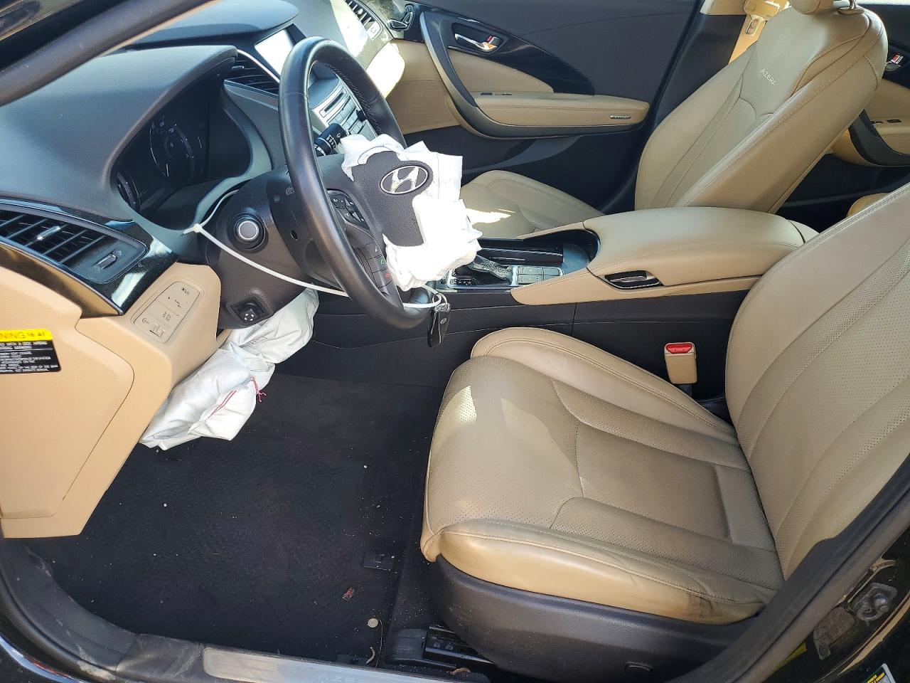 2017 Hyundai Azera Base Black vin: KMHFG4JG3HA591418