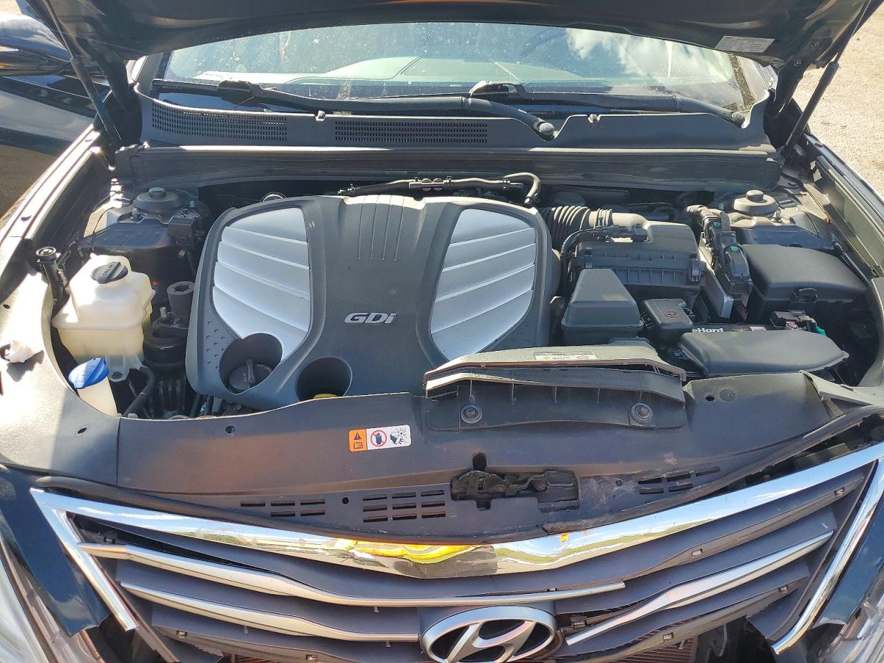 2017 Hyundai Azera Base Black vin: KMHFG4JG3HA591418