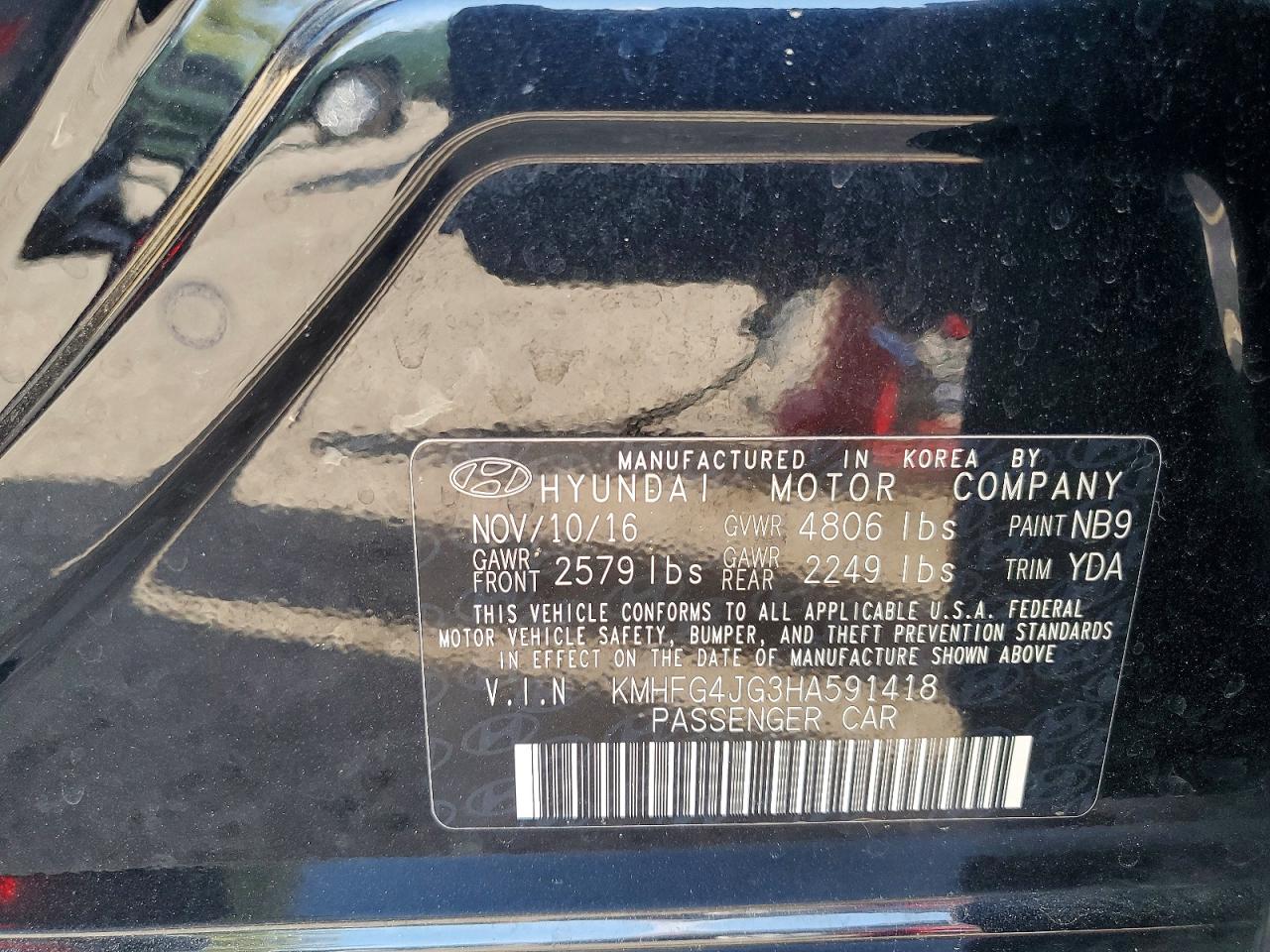 2017 Hyundai Azera Base Black vin: KMHFG4JG3HA591418