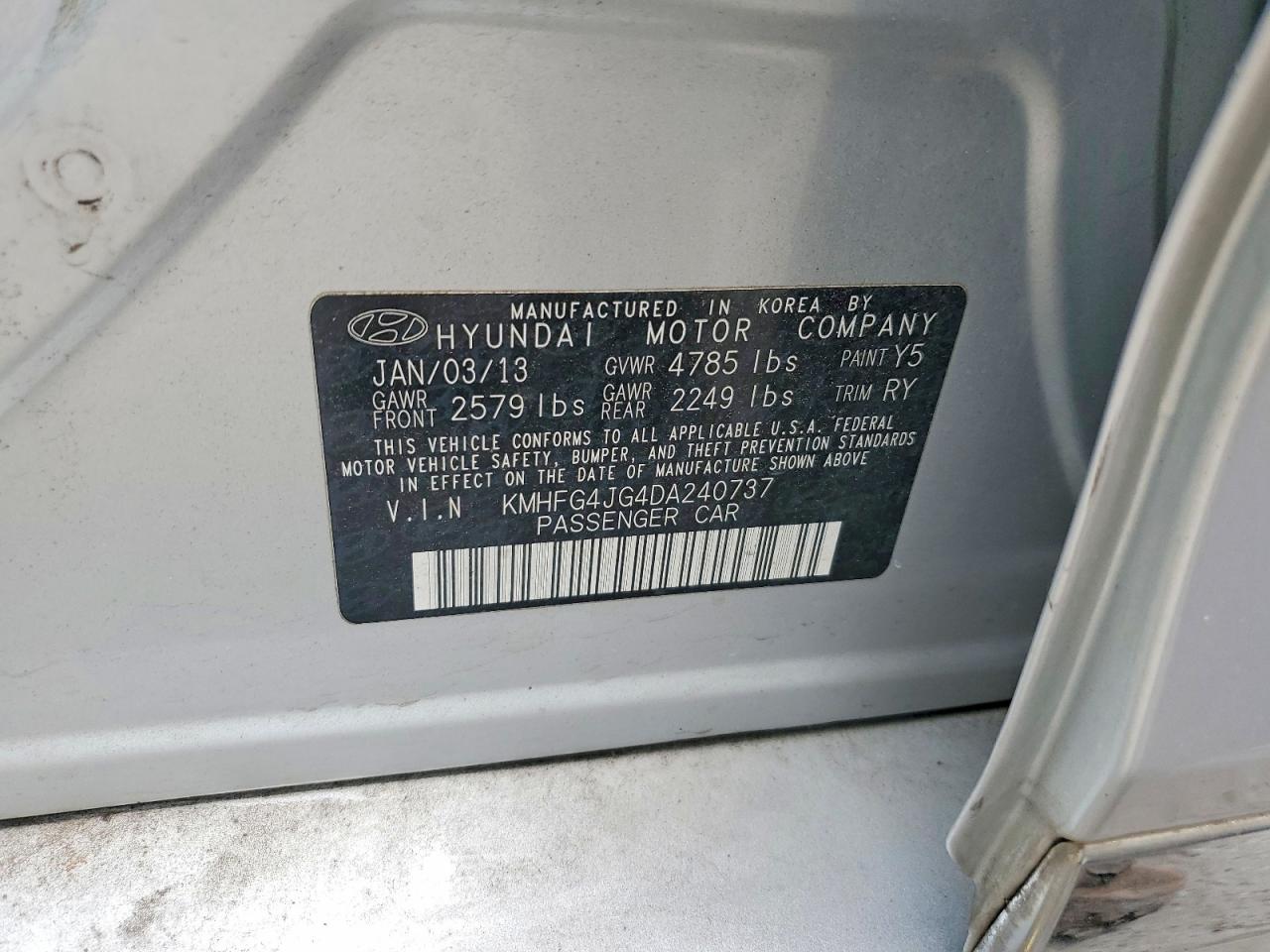 2013 Hyundai Azera Base Silver vin: KMHFG4JG4DA240737