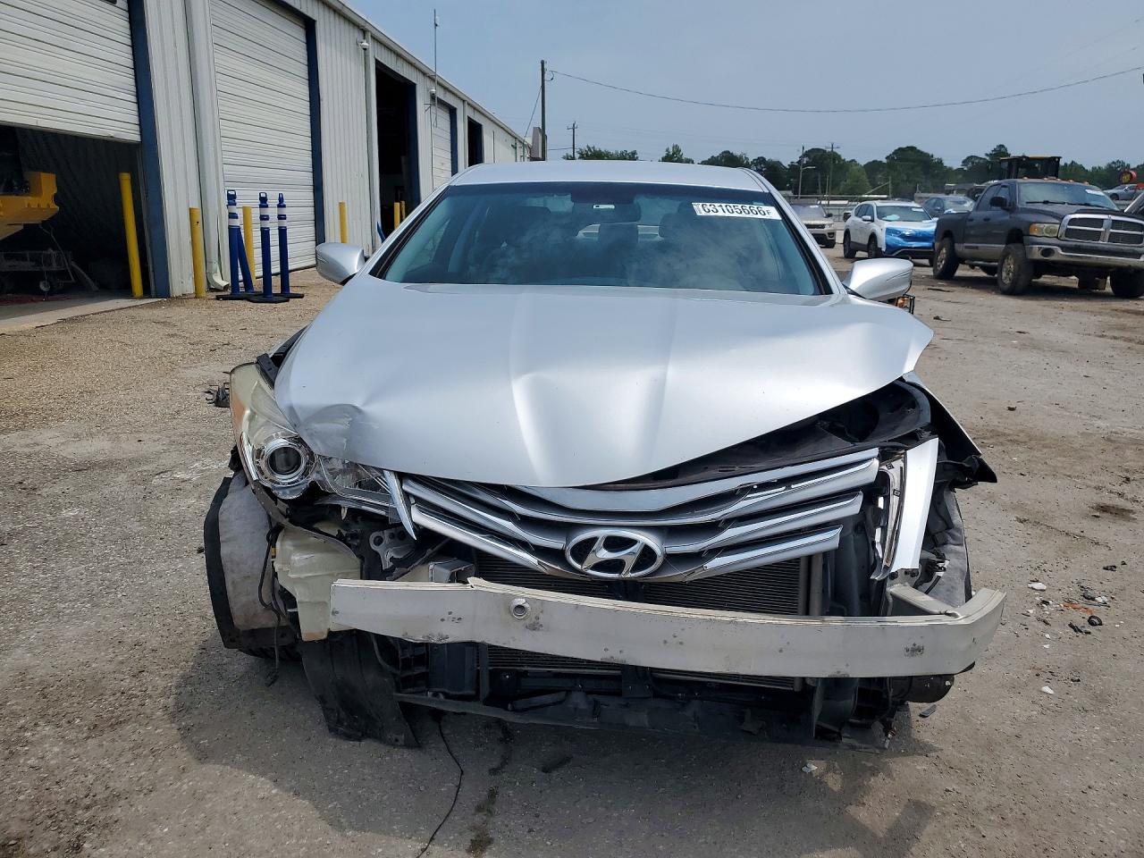 2013 Hyundai Azera Base Silver vin: KMHFG4JG4DA240737