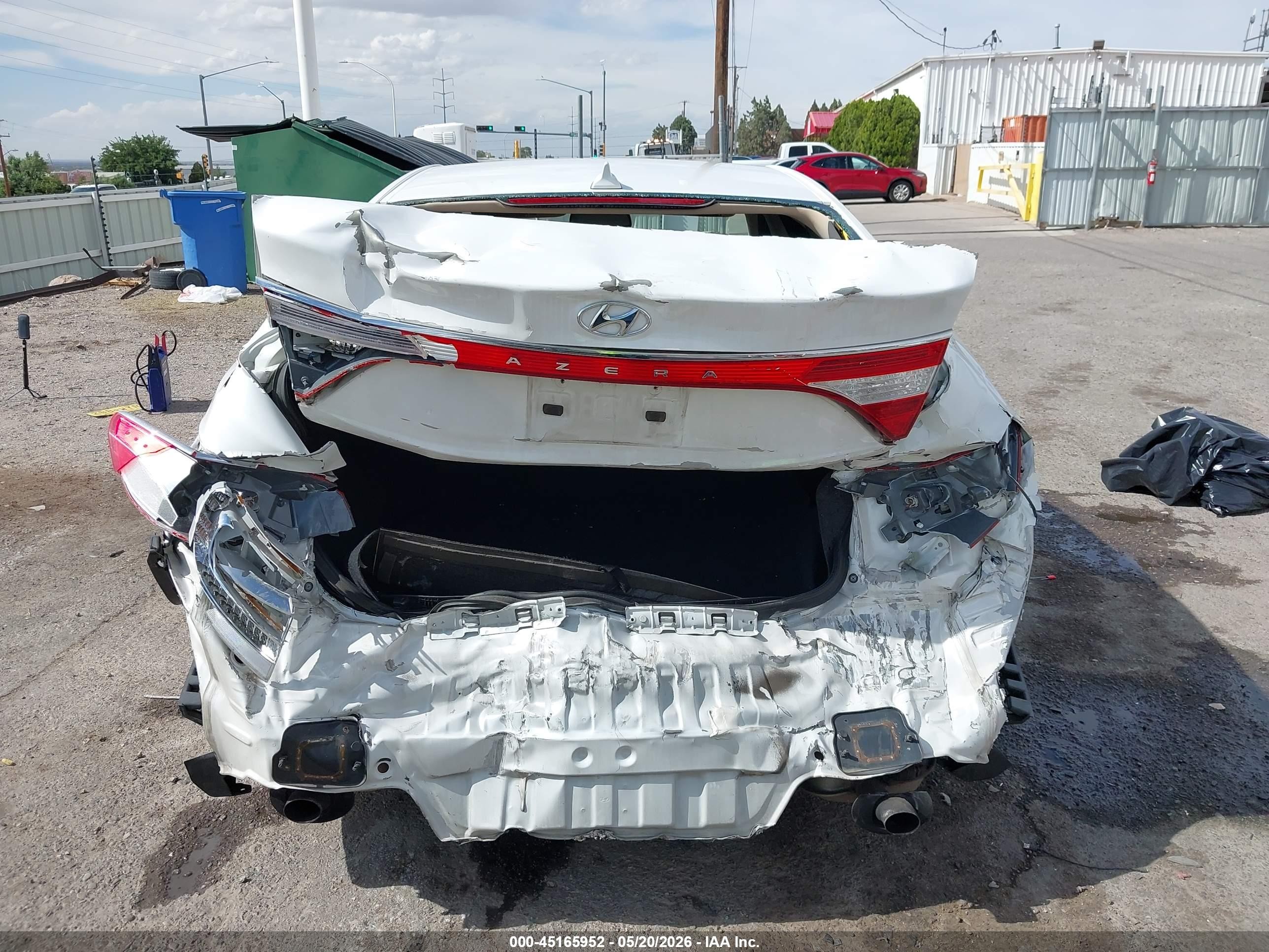 2012 Hyundai Azera White vin: KMHFG4JG5CA181633