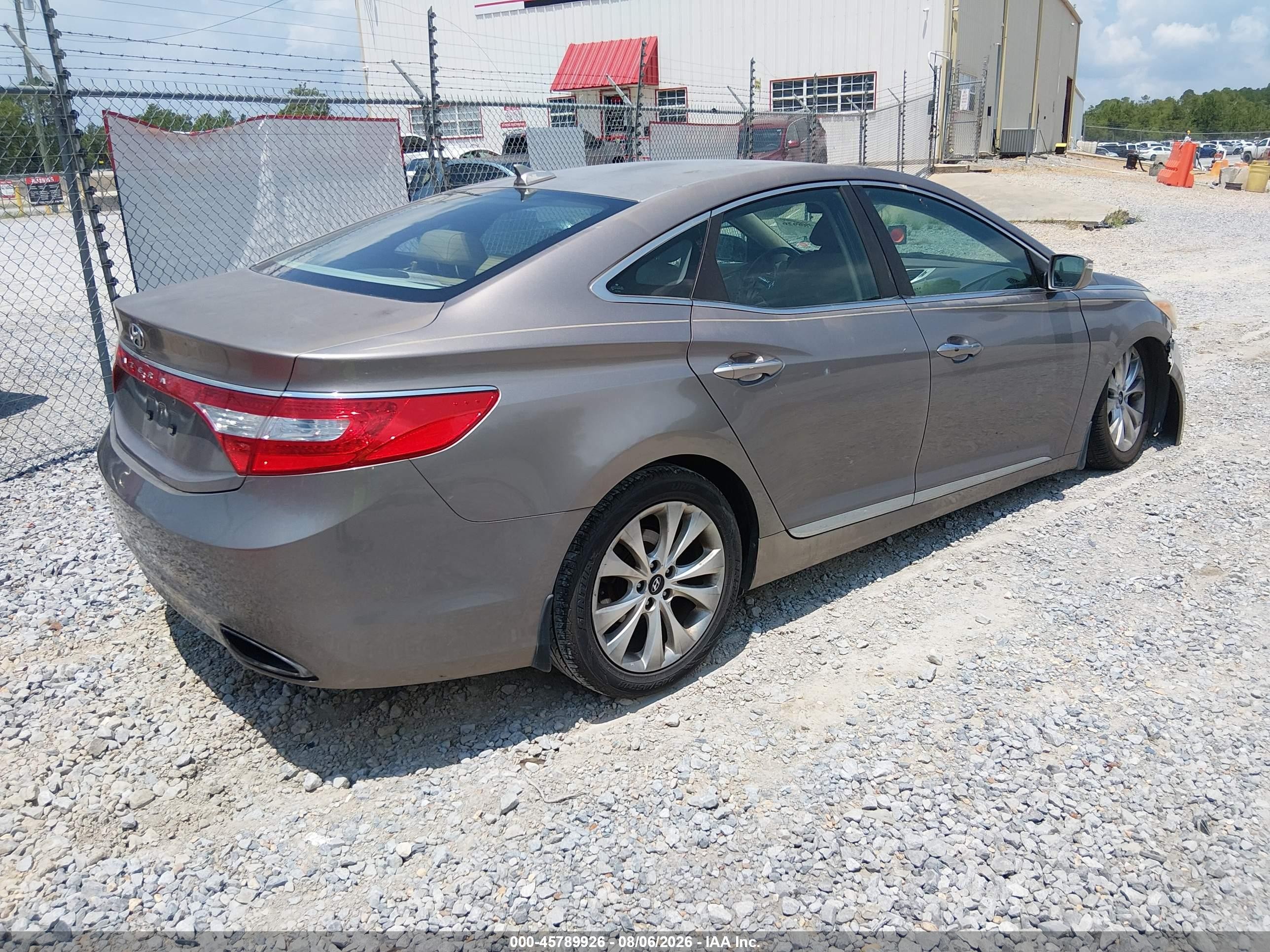 2012 Hyundai Azera   White vin: KMHFG4JG5CA186685