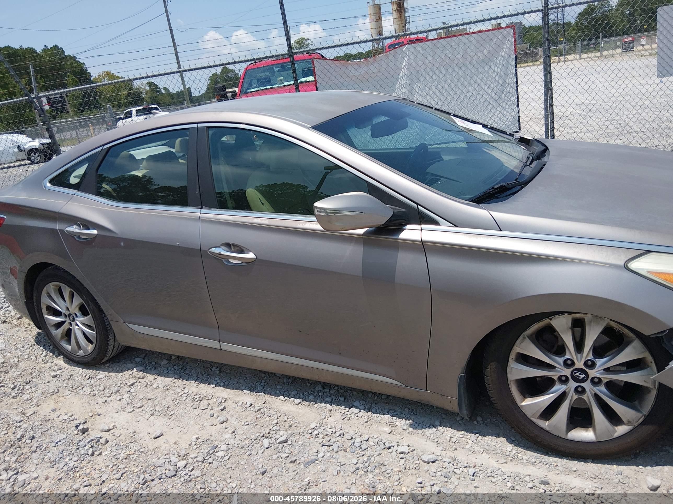 2012 Hyundai Azera   White vin: KMHFG4JG5CA186685