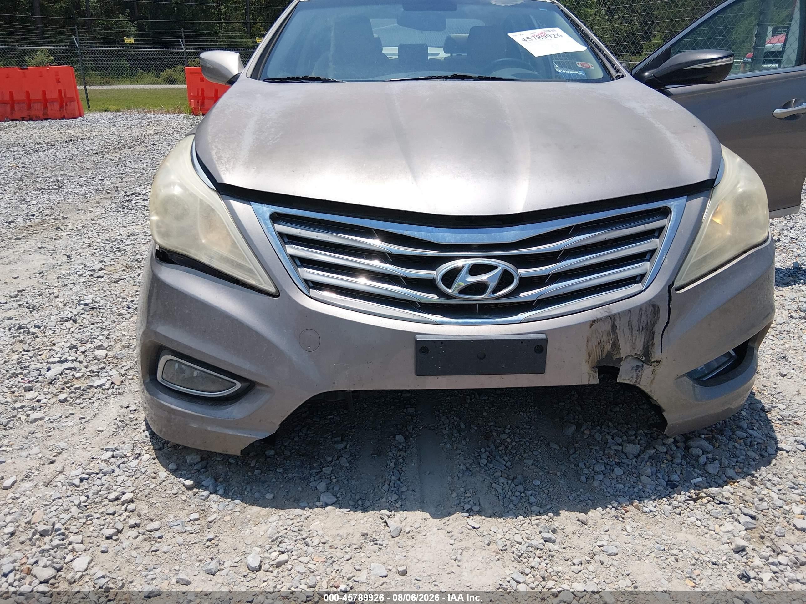 2012 Hyundai Azera   White vin: KMHFG4JG5CA186685