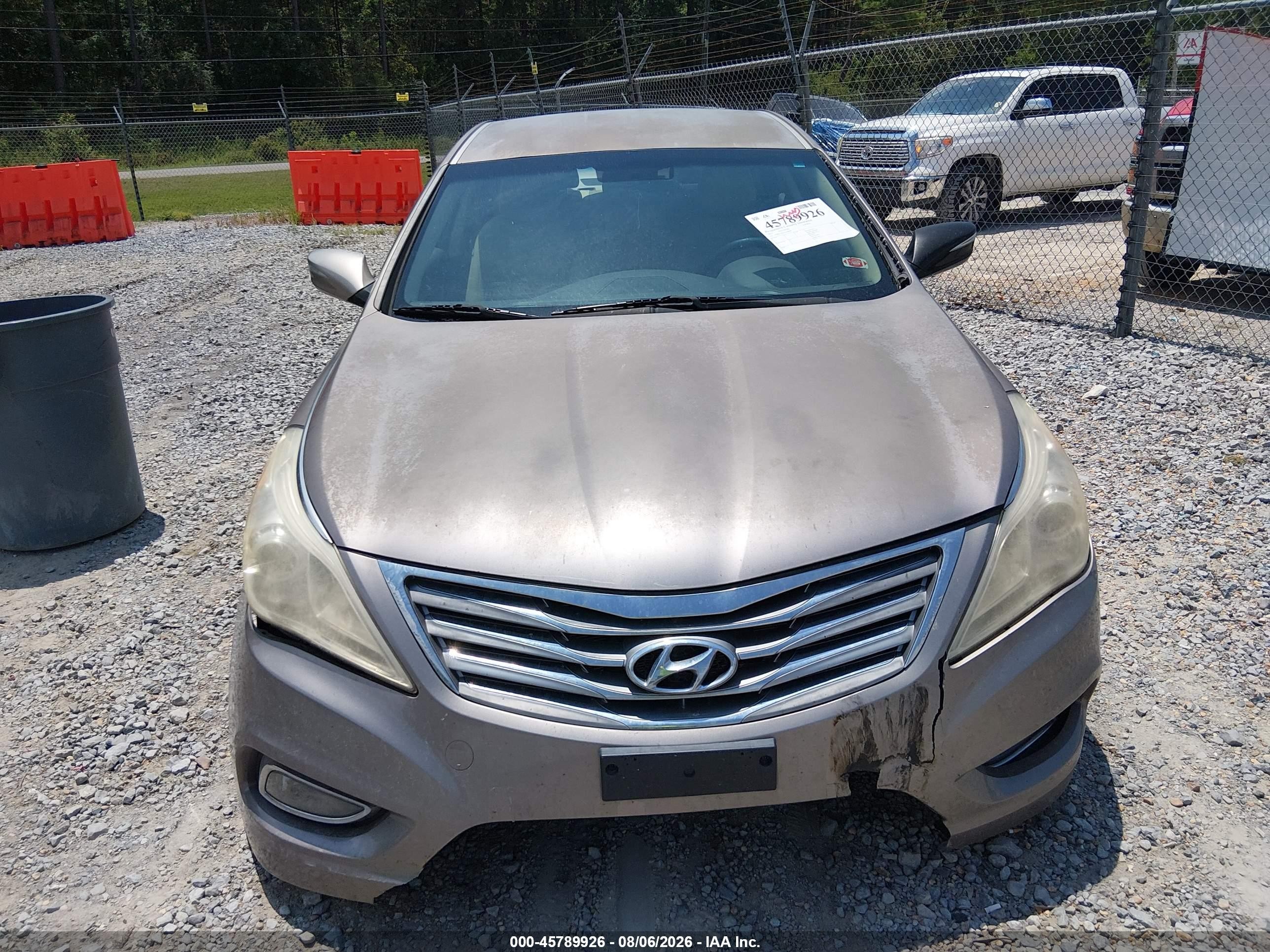 2012 Hyundai Azera   White vin: KMHFG4JG5CA186685