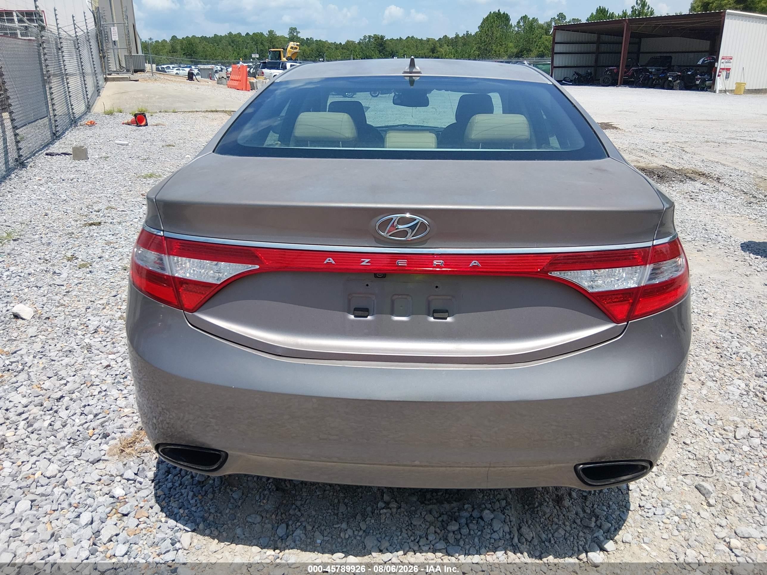 2012 Hyundai Azera   White vin: KMHFG4JG5CA186685