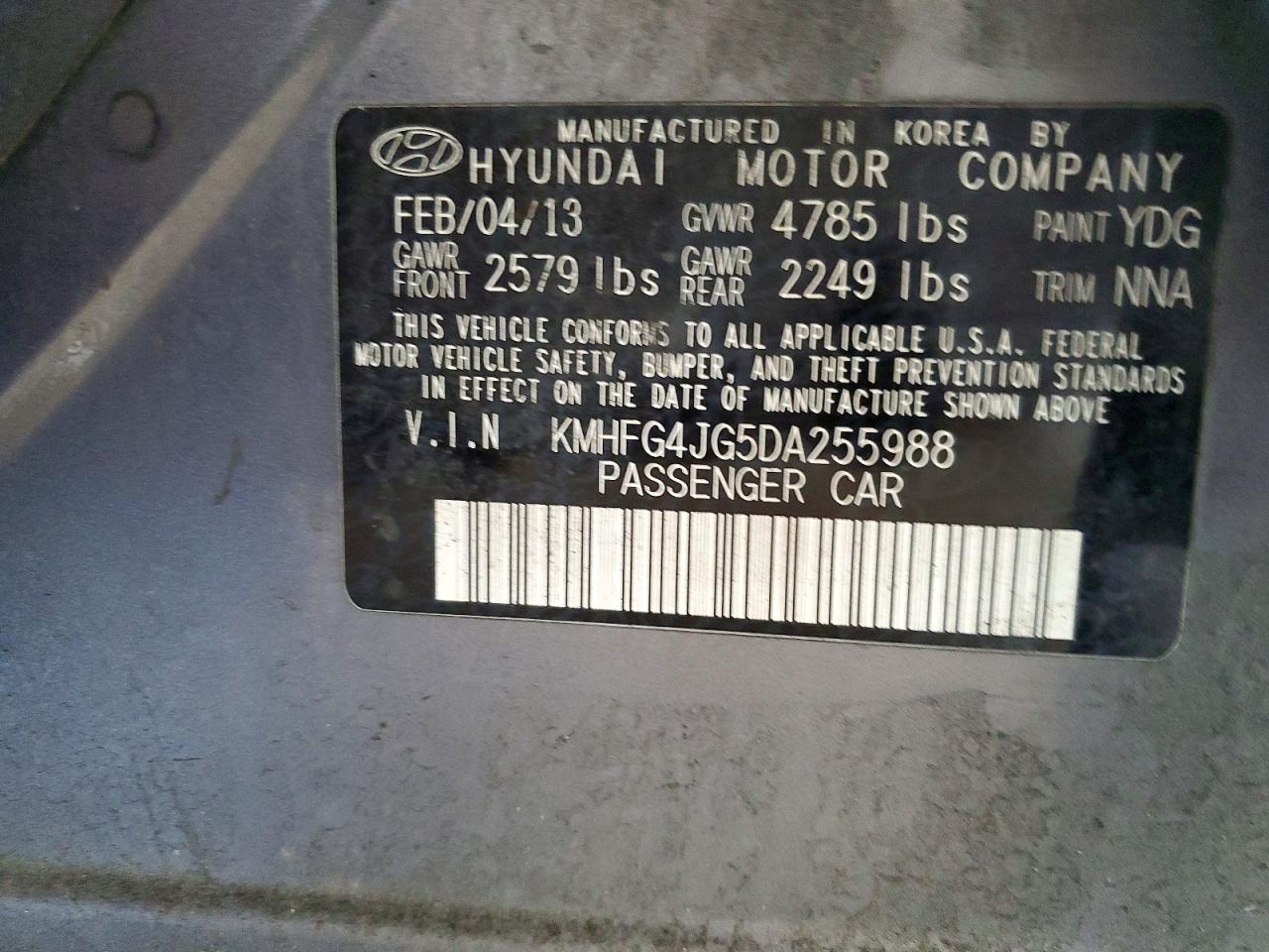2013 Hyundai Azera Base Gray vin: KMHFG4JG5DA255988
