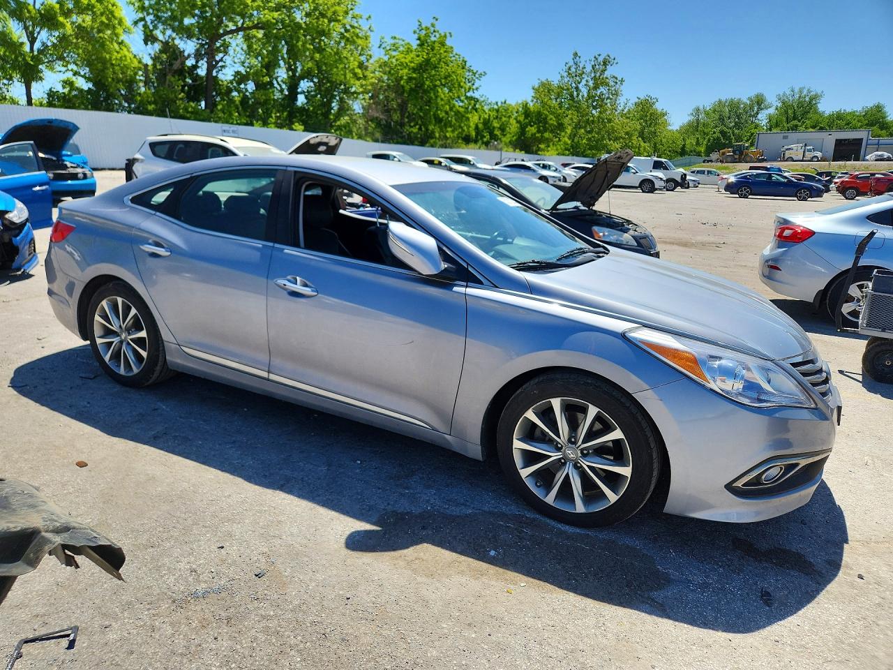 2015 Hyundai Azera Base Silver vin: KMHFG4JG5FA495108