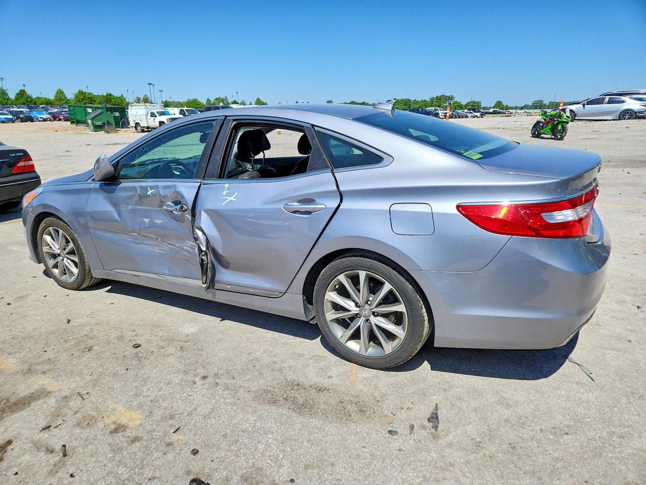 2015 Hyundai Azera Base Silver vin: KMHFG4JG5FA495108