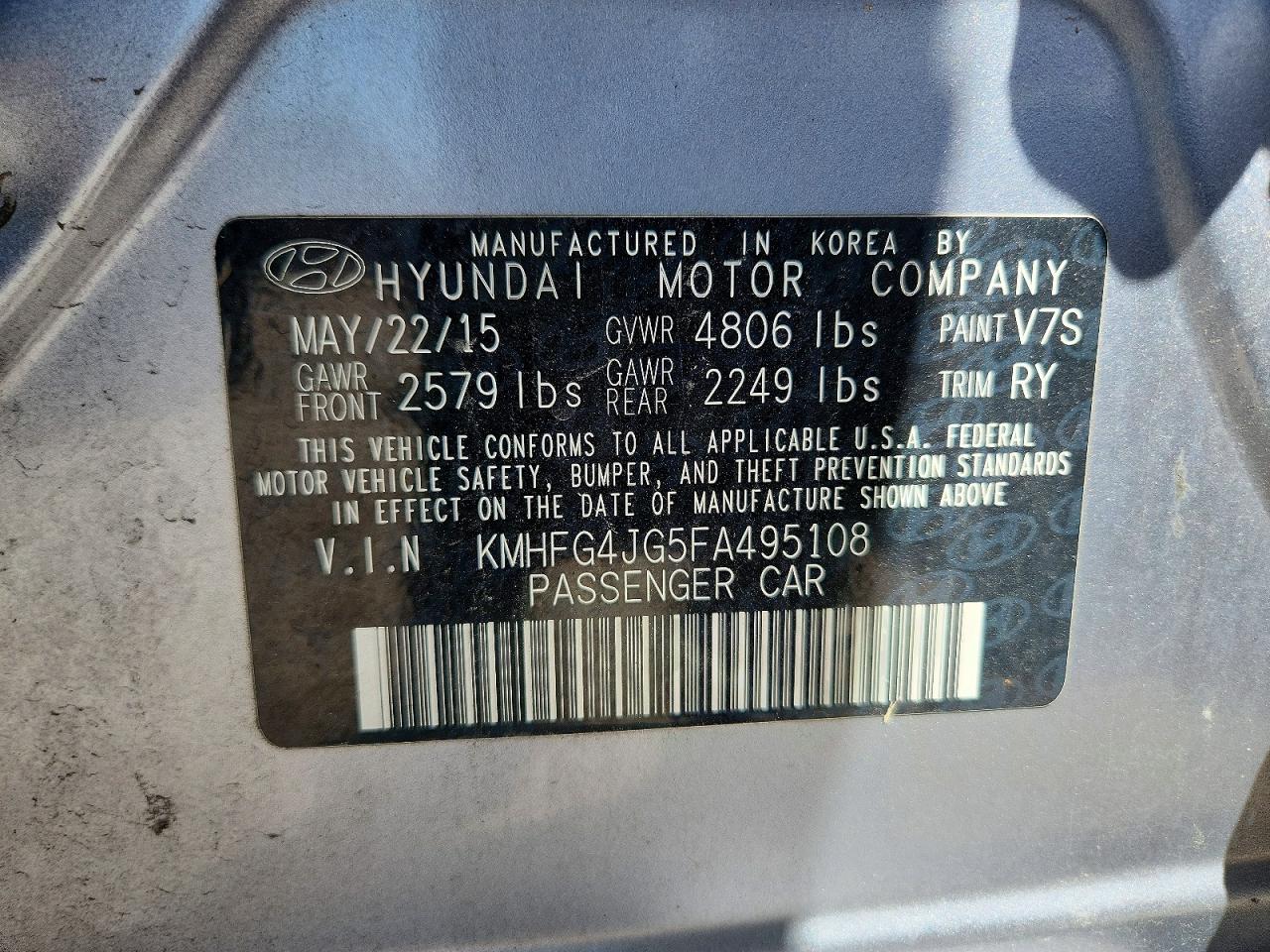 2015 Hyundai Azera Base Silver vin: KMHFG4JG5FA495108