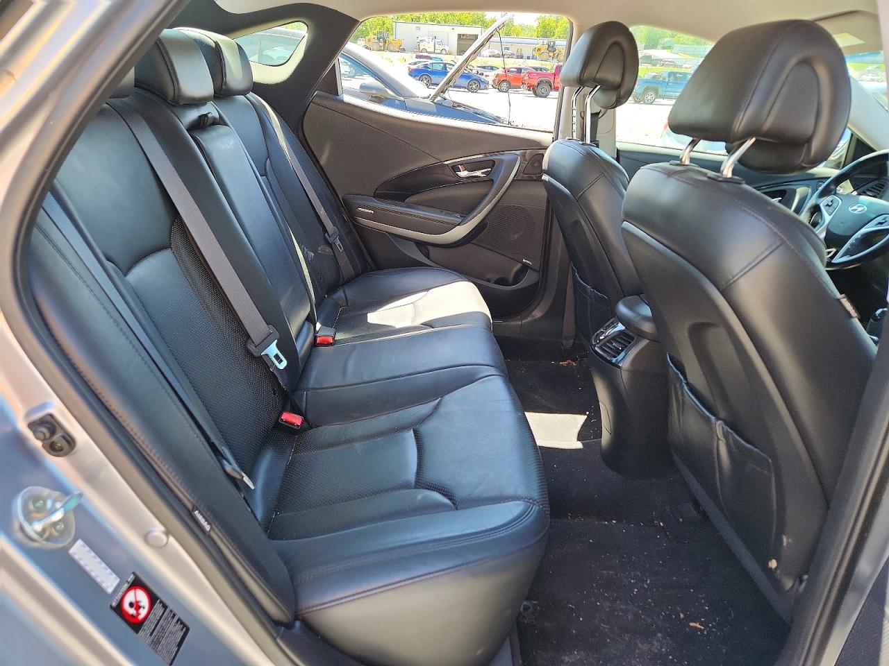 2015 Hyundai Azera Base Silver vin: KMHFG4JG5FA495108