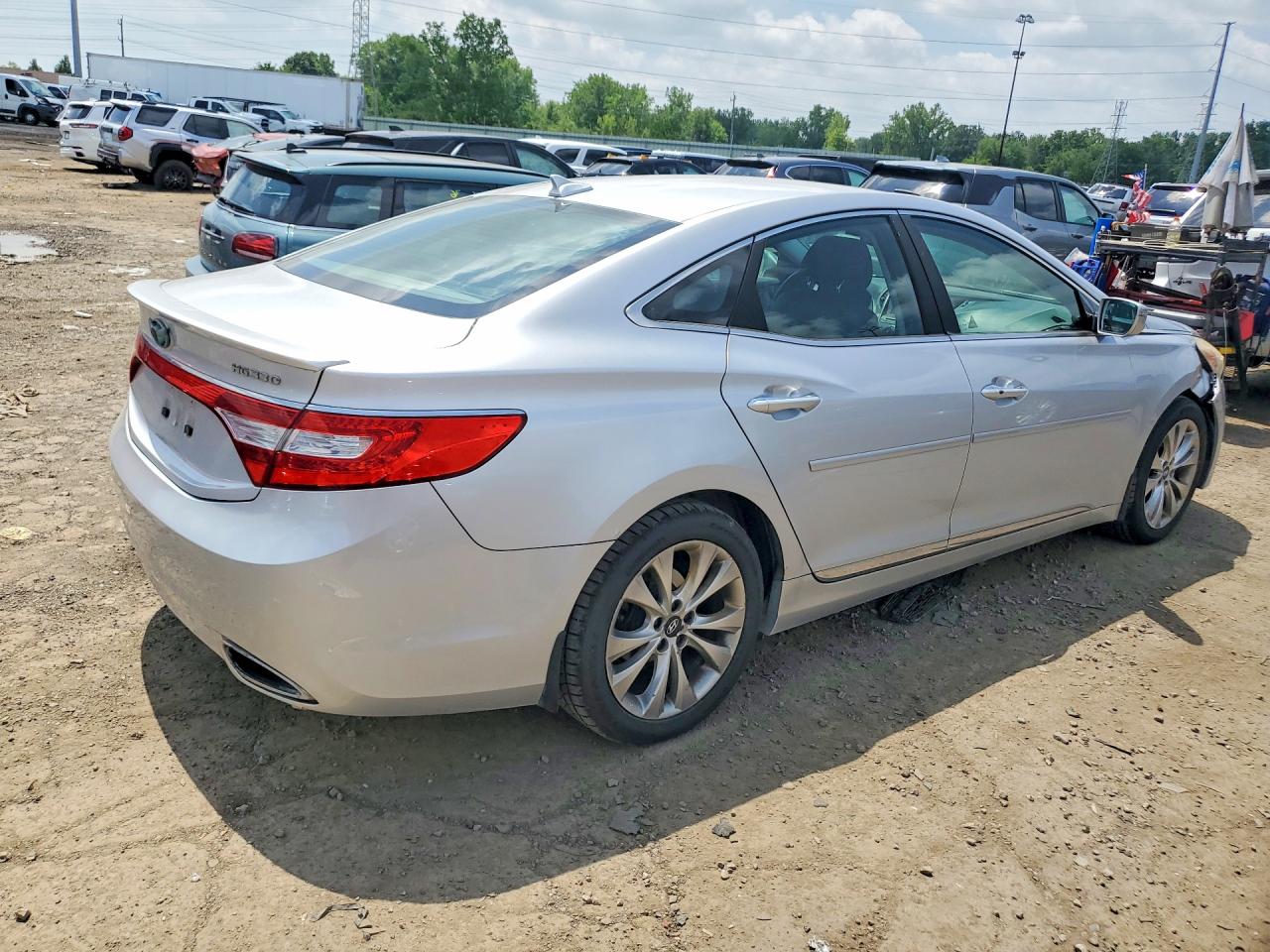 2012 Hyundai Azera Base Silver vin: KMHFG4JG6CA183536