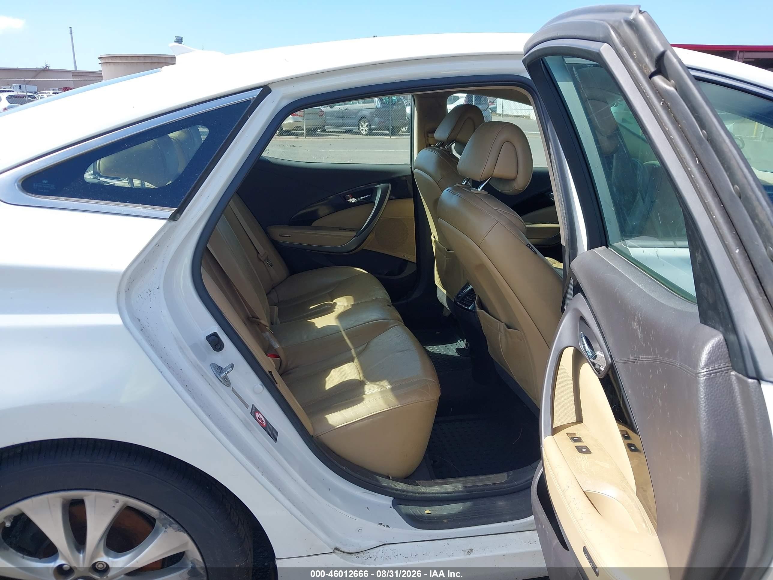 2013 Hyundai Azera   White vin: KMHFG4JG7DA240439