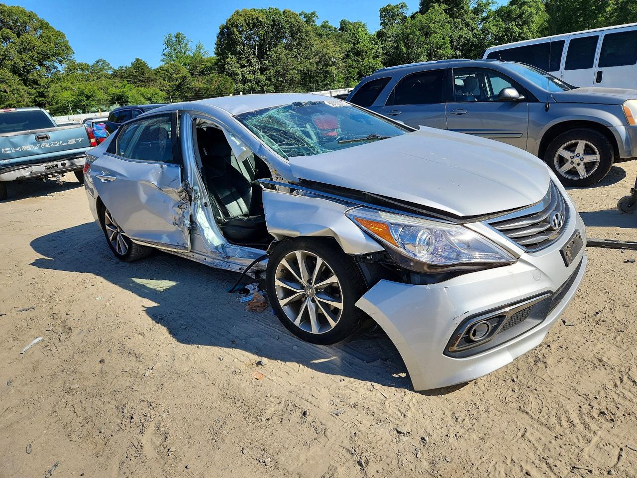 2015 Hyundai Azera Base Silver vin: KMHFG4JG7FA469397