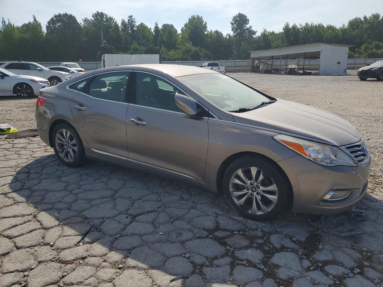 2013 Hyundai Azera Base Коричневый vin: KMHFG4JG8DA226825