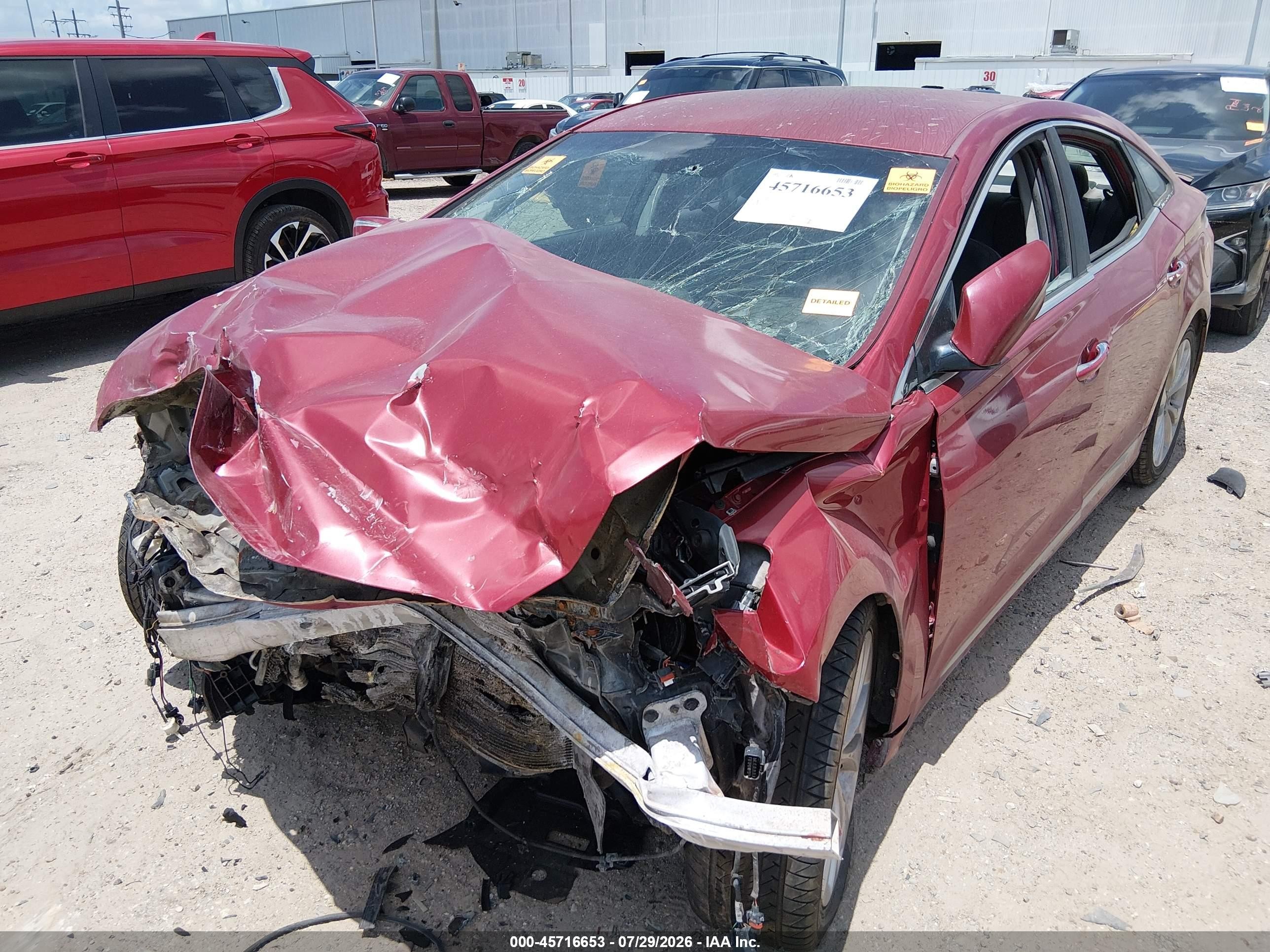 2013 Hyundai Azera   Red vin: KMHFG4JG8DA227019