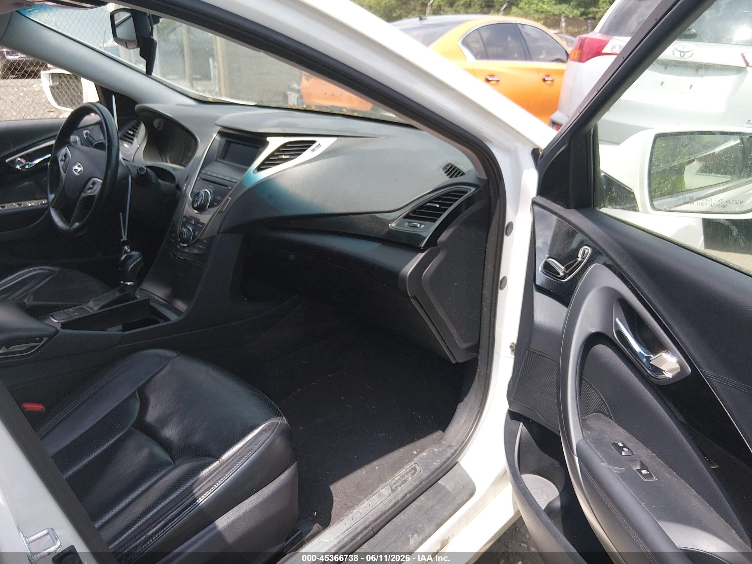 2014 Hyundai Azera   White vin: KMHFG4JG8EA362227
