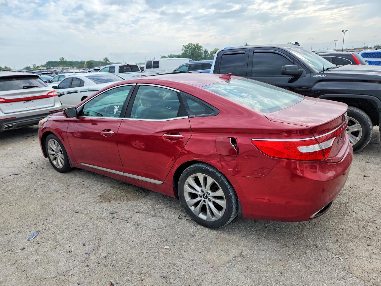 2014 Hyundai Azera Base Red vin: KMHFG4JG8EA368299