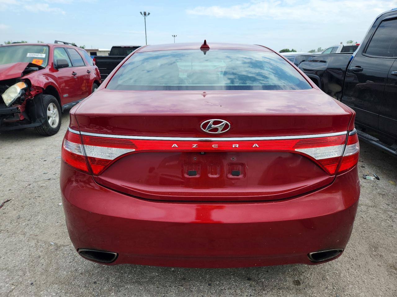 2014 Hyundai Azera Base Red vin: KMHFG4JG8EA368299