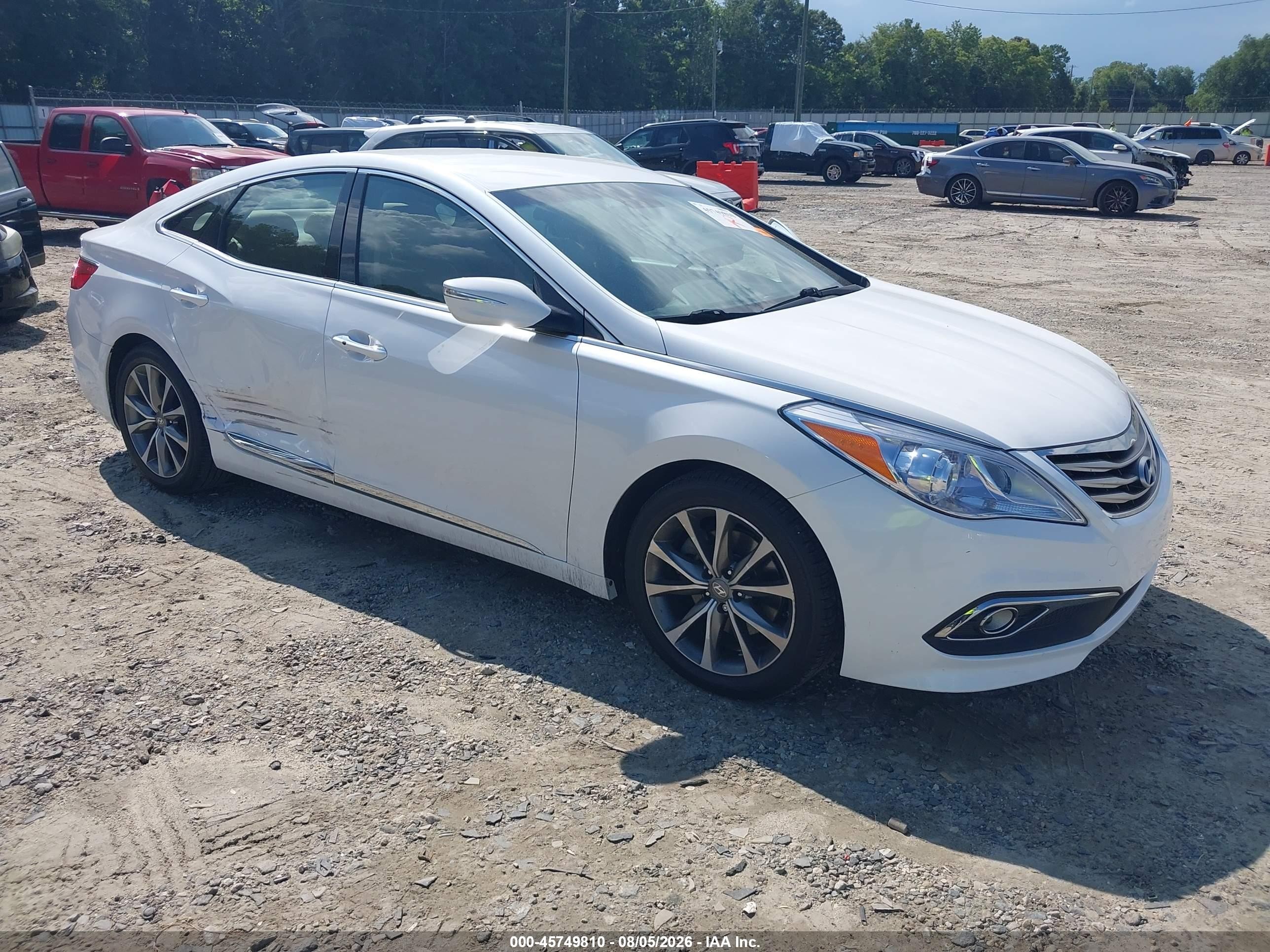 2015 Hyundai Azera   White vin: KMHFG4JG8FA478951