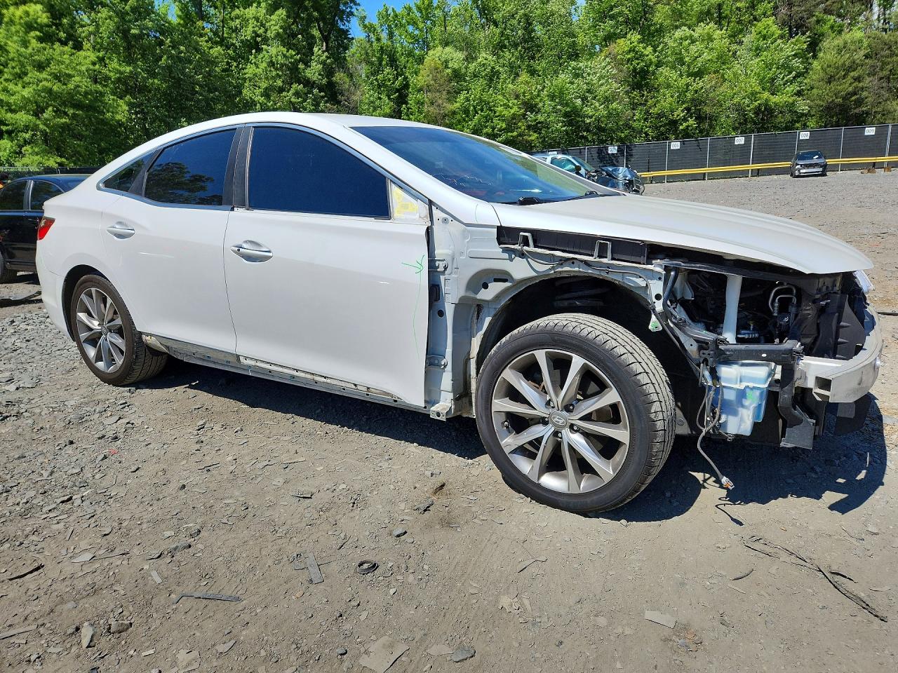 2015 Hyundai Azera Base White vin: KMHFG4JG8FA488024