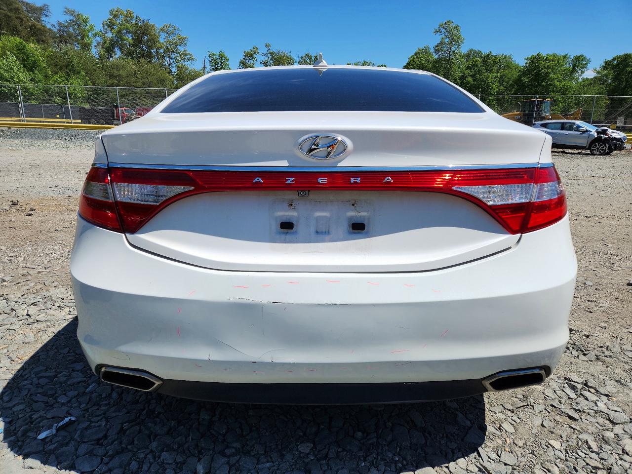 2015 Hyundai Azera Base White vin: KMHFG4JG8FA488024
