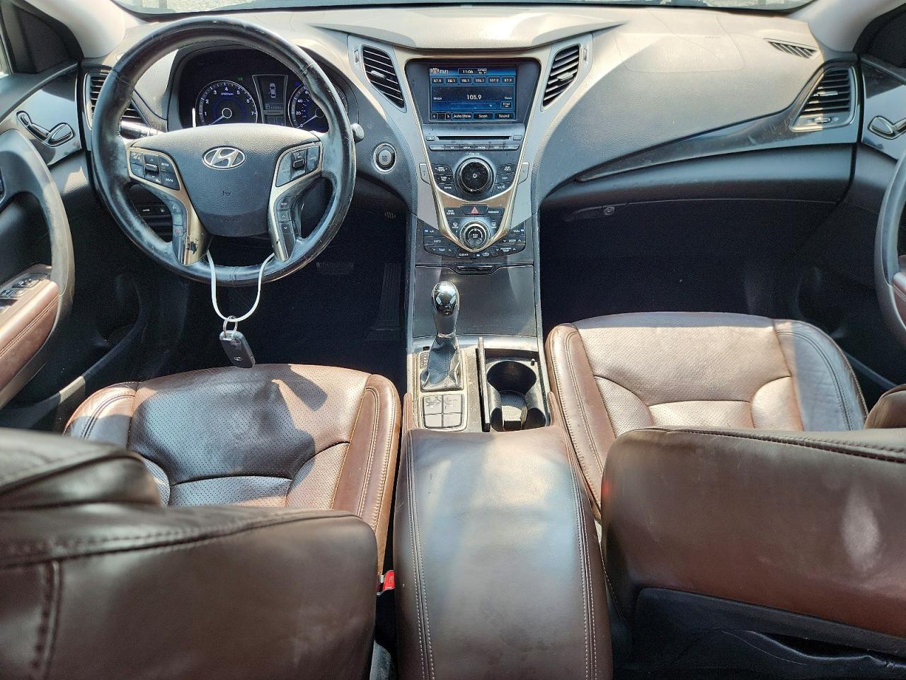 2012 Hyundai Azera Base White vin: KMHFG4JG9CA150627
