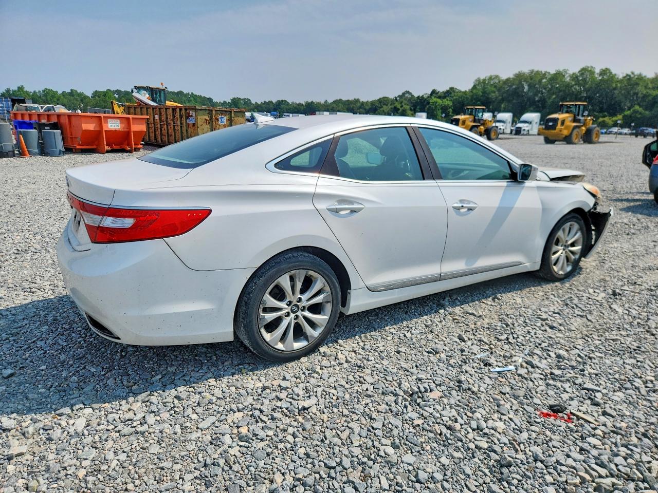 2012 Hyundai Azera Base White vin: KMHFG4JG9CA150627