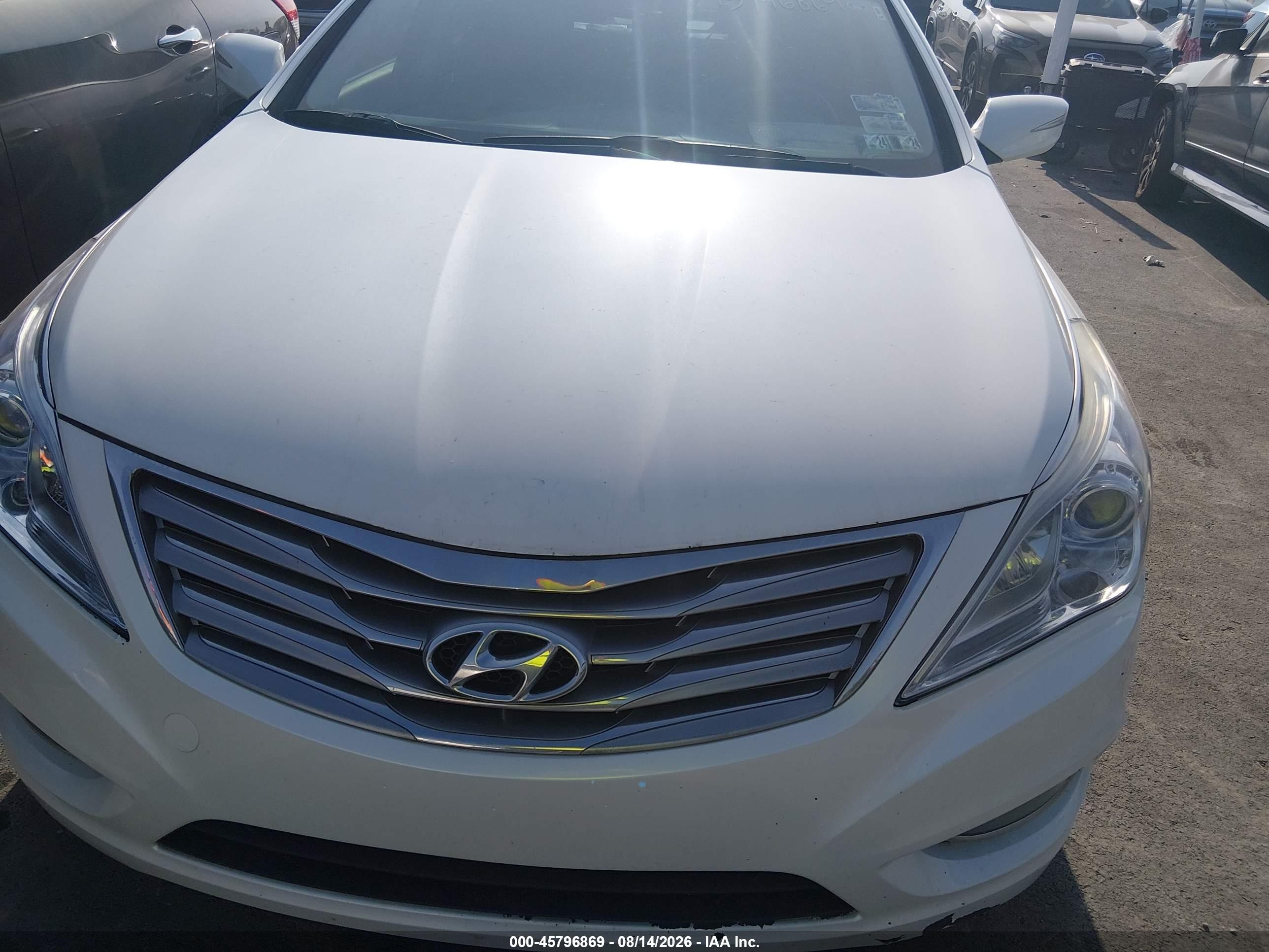 2013 Hyundai Azera   White vin: KMHFG4JG9DA246808