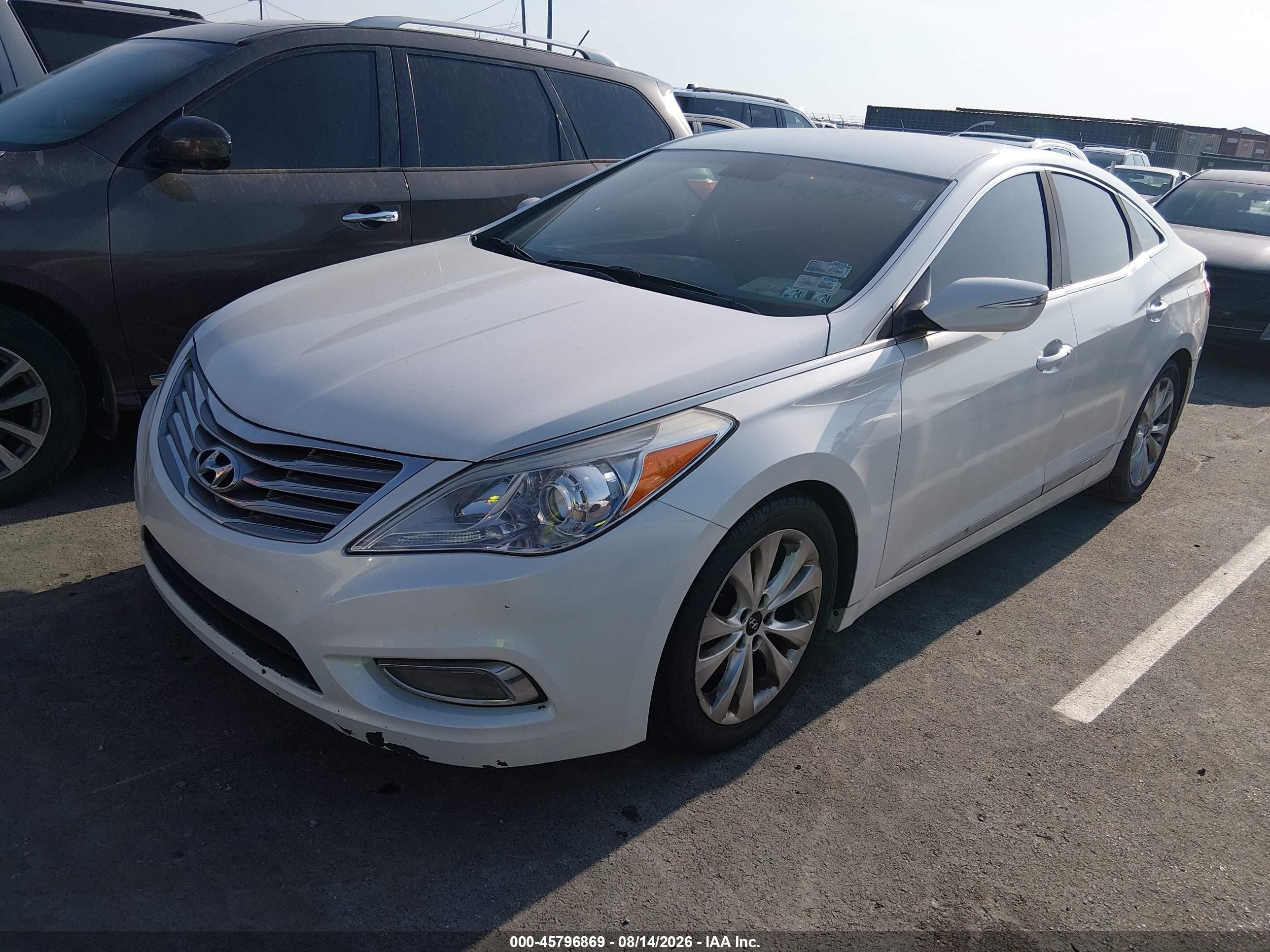 2013 Hyundai Azera   White vin: KMHFG4JG9DA246808