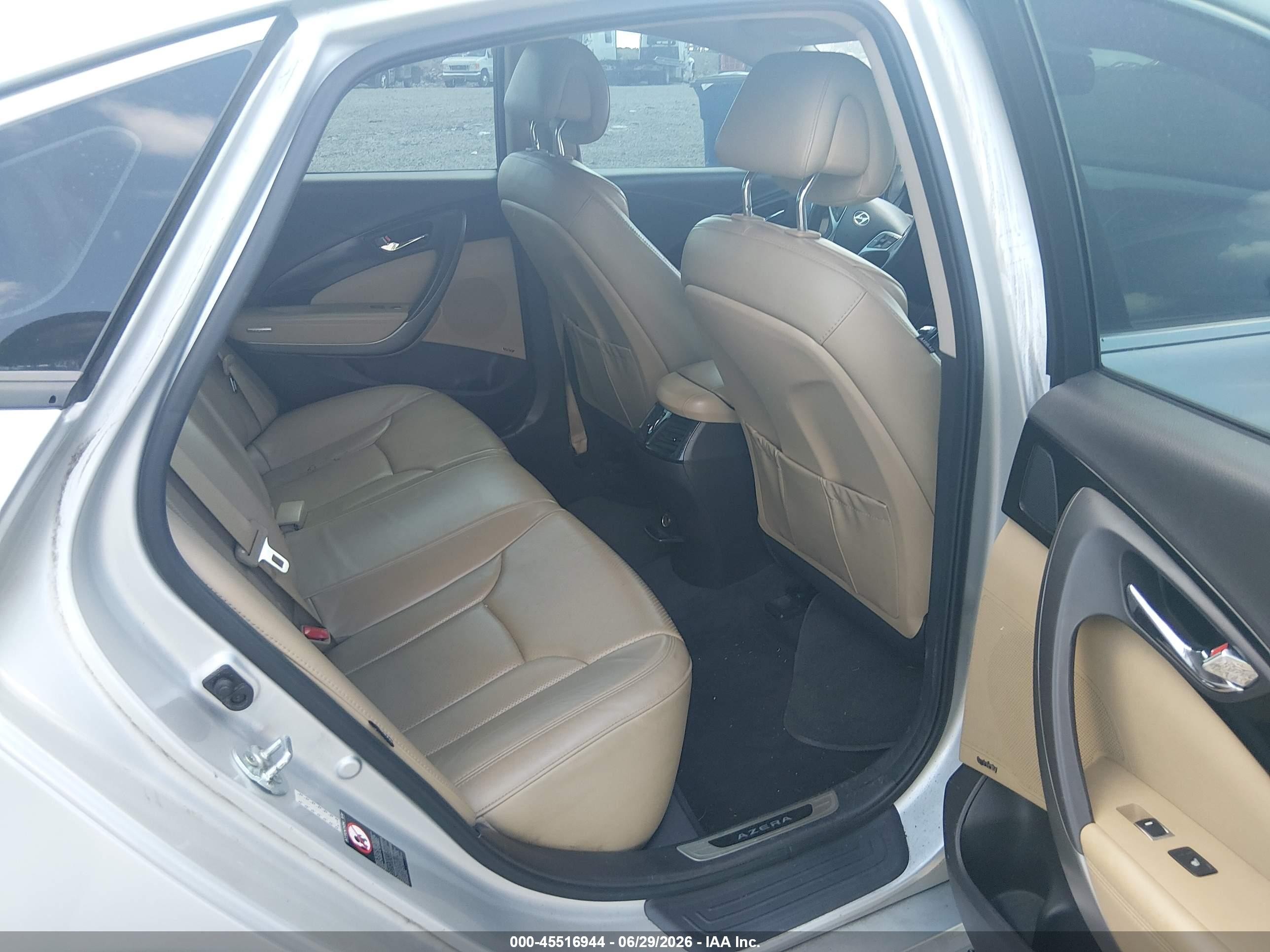 2015 Hyundai Azera   Silver vin: KMHFG4JG9FA454206