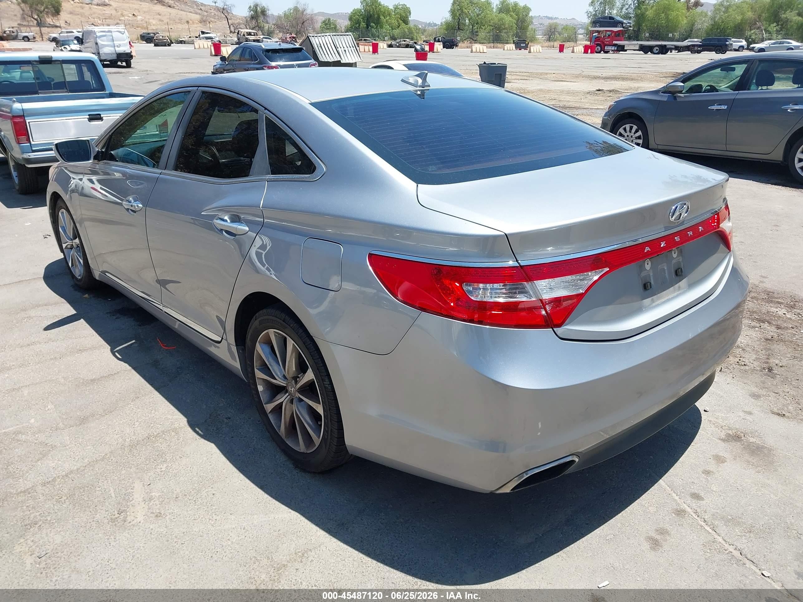 2015 Hyundai Azera   Silver vin: KMHFG4JG9FA471474