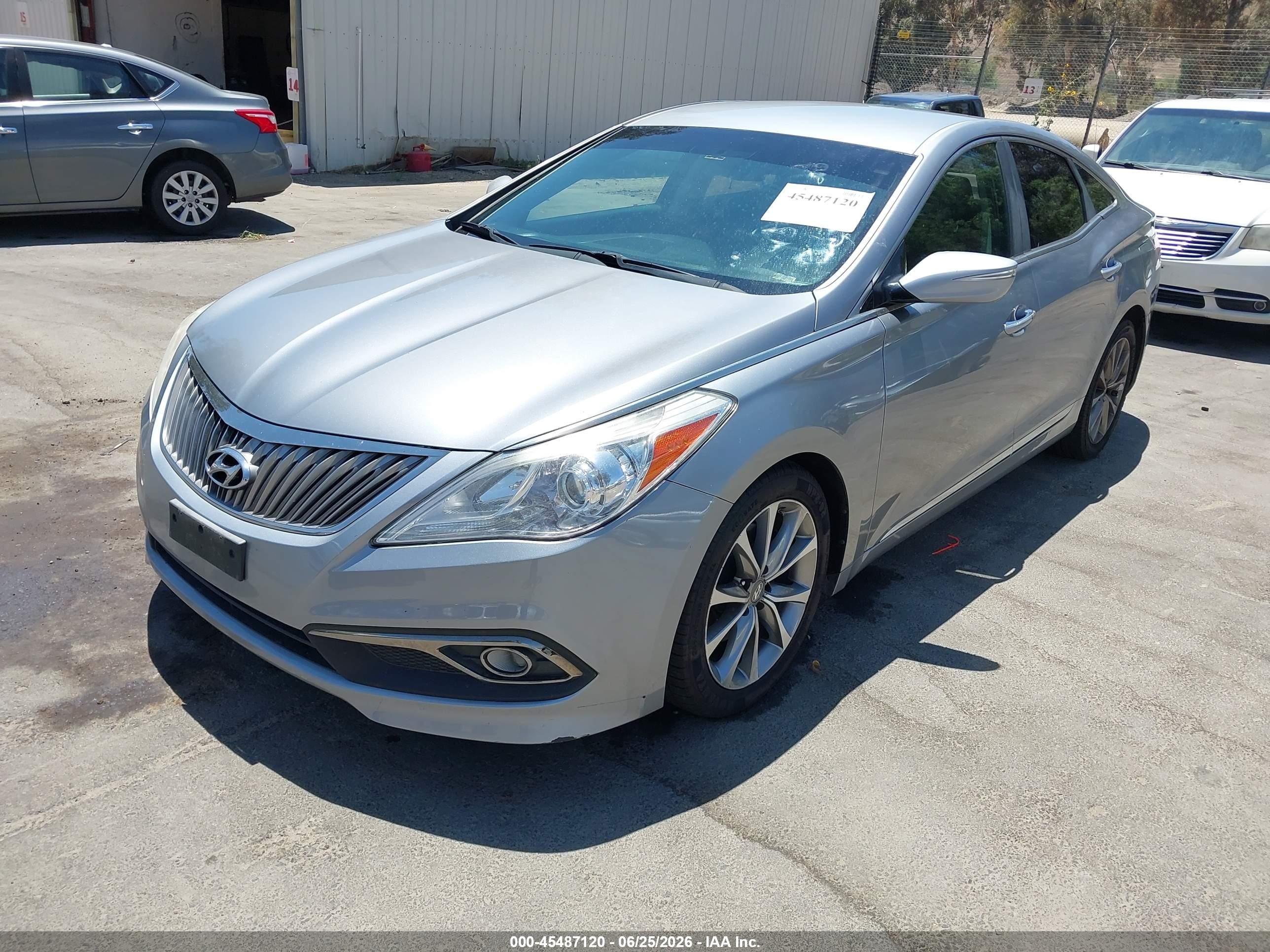 2015 Hyundai Azera   Silver vin: KMHFG4JG9FA471474