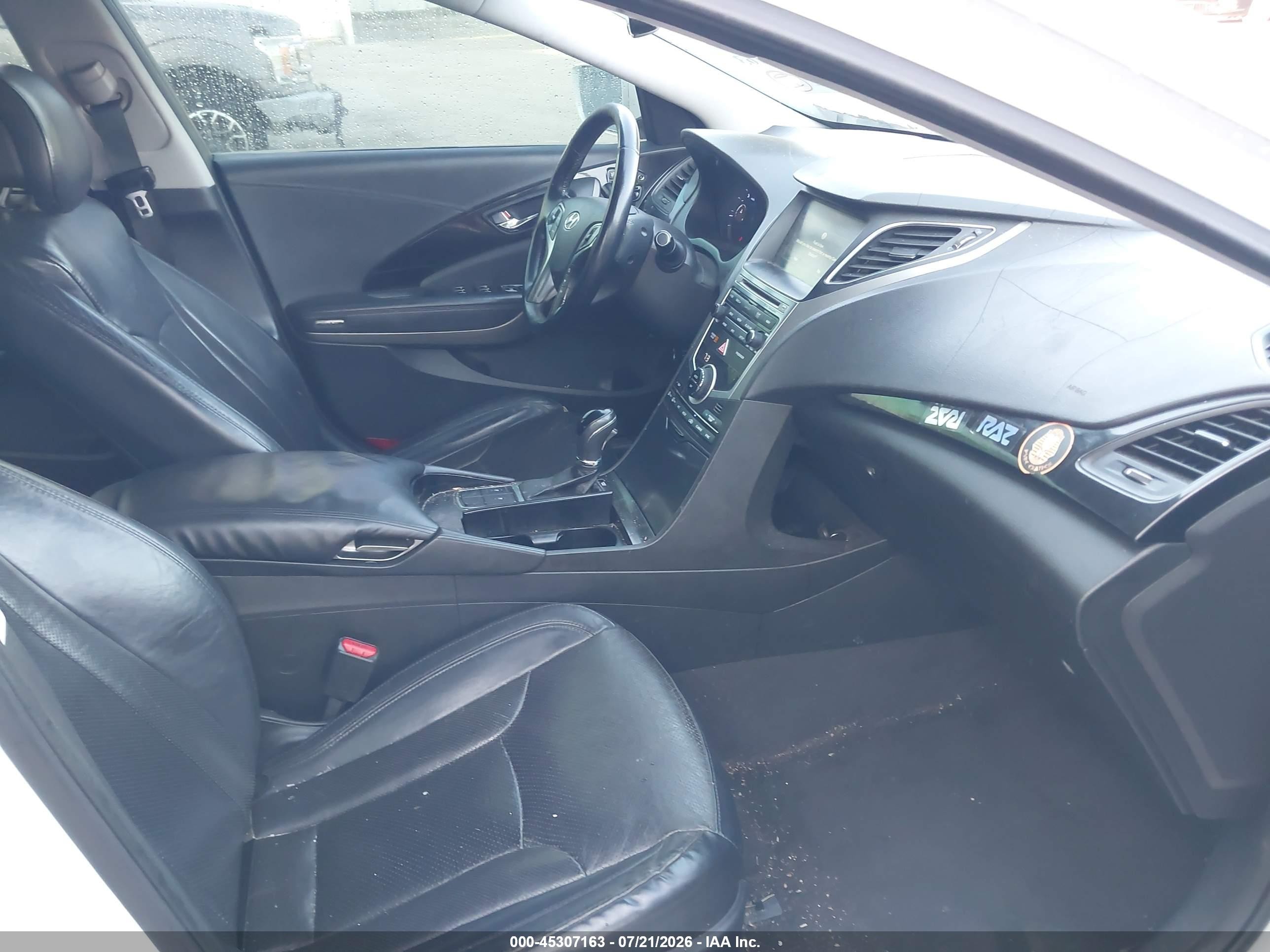 2015 Hyundai Azera   White vin: KMHFG4JG9FA495130