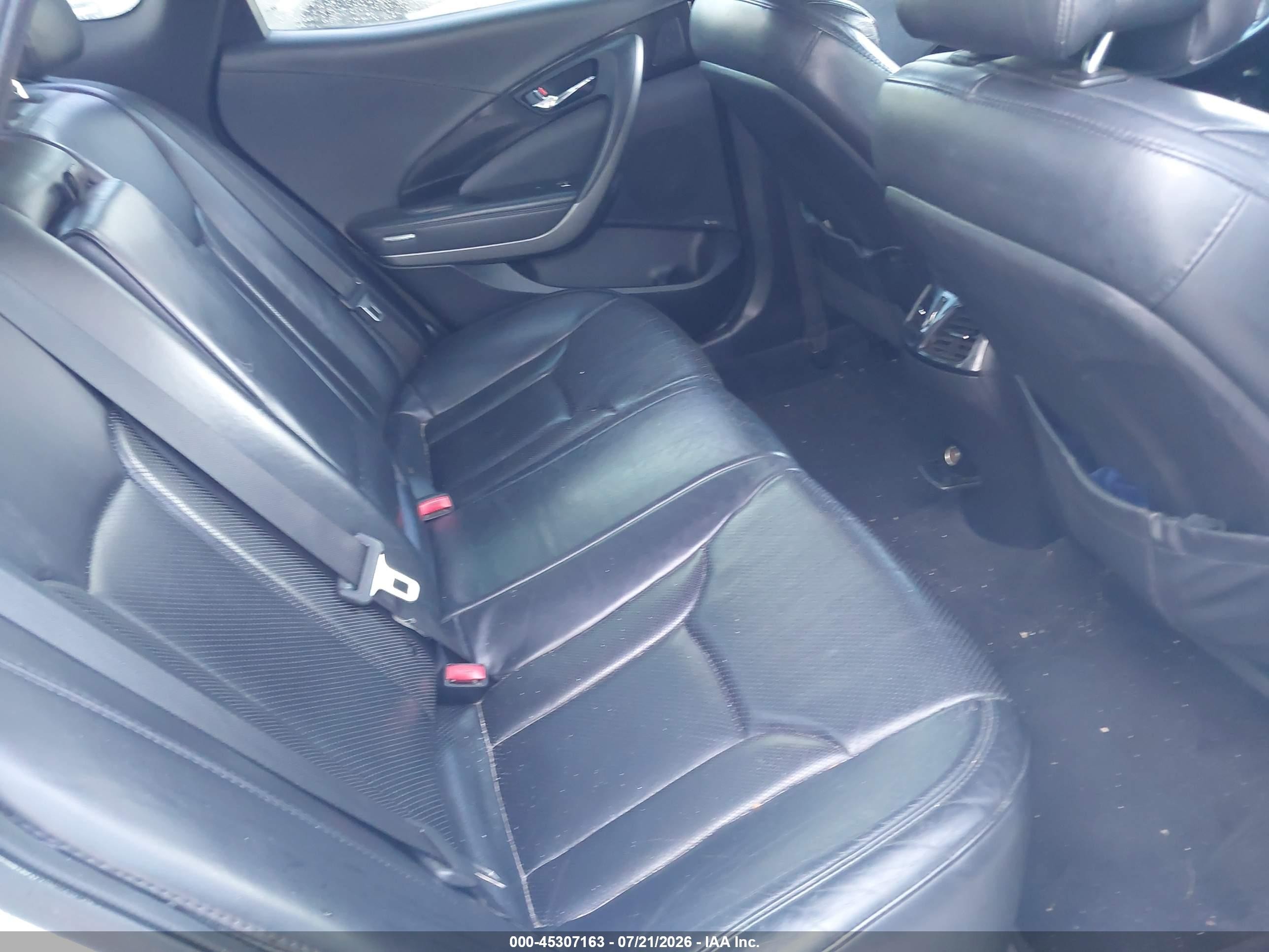 2015 Hyundai Azera   White vin: KMHFG4JG9FA495130