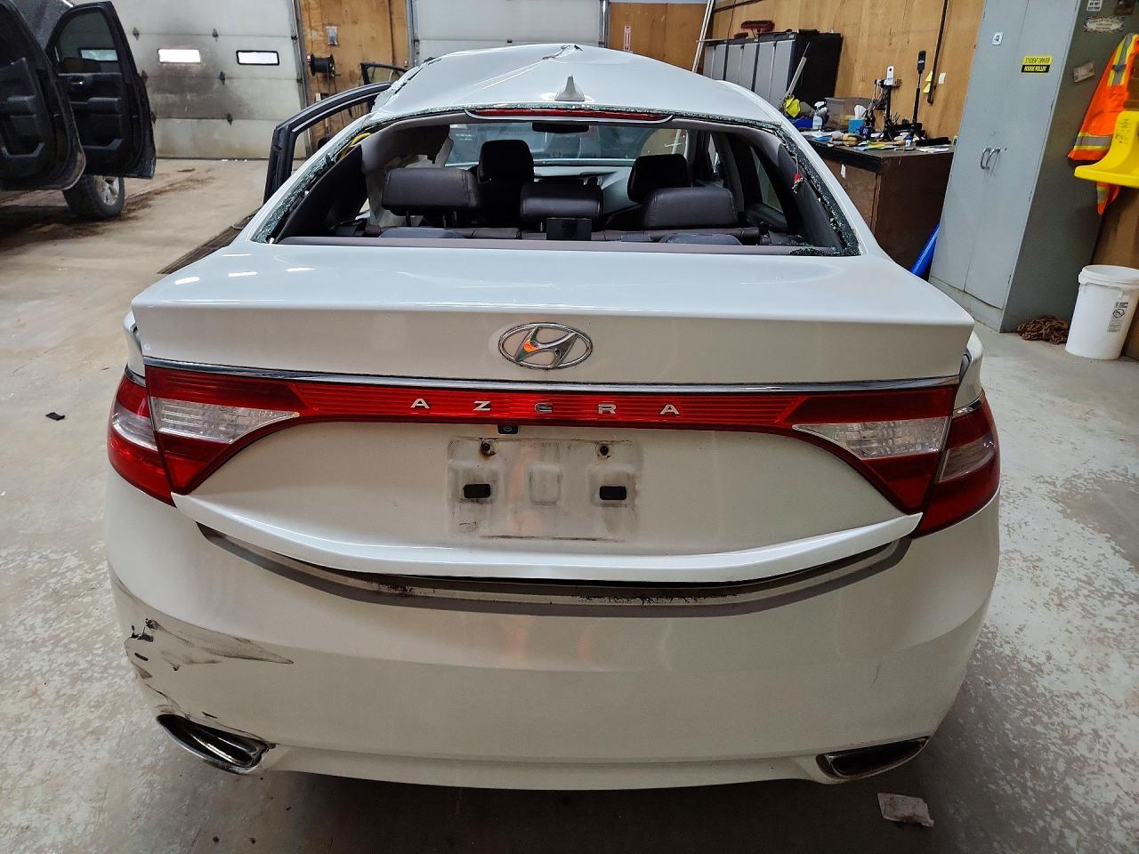 2013 Hyundai Azera Base White vin: KMHFG4JGXDA219388